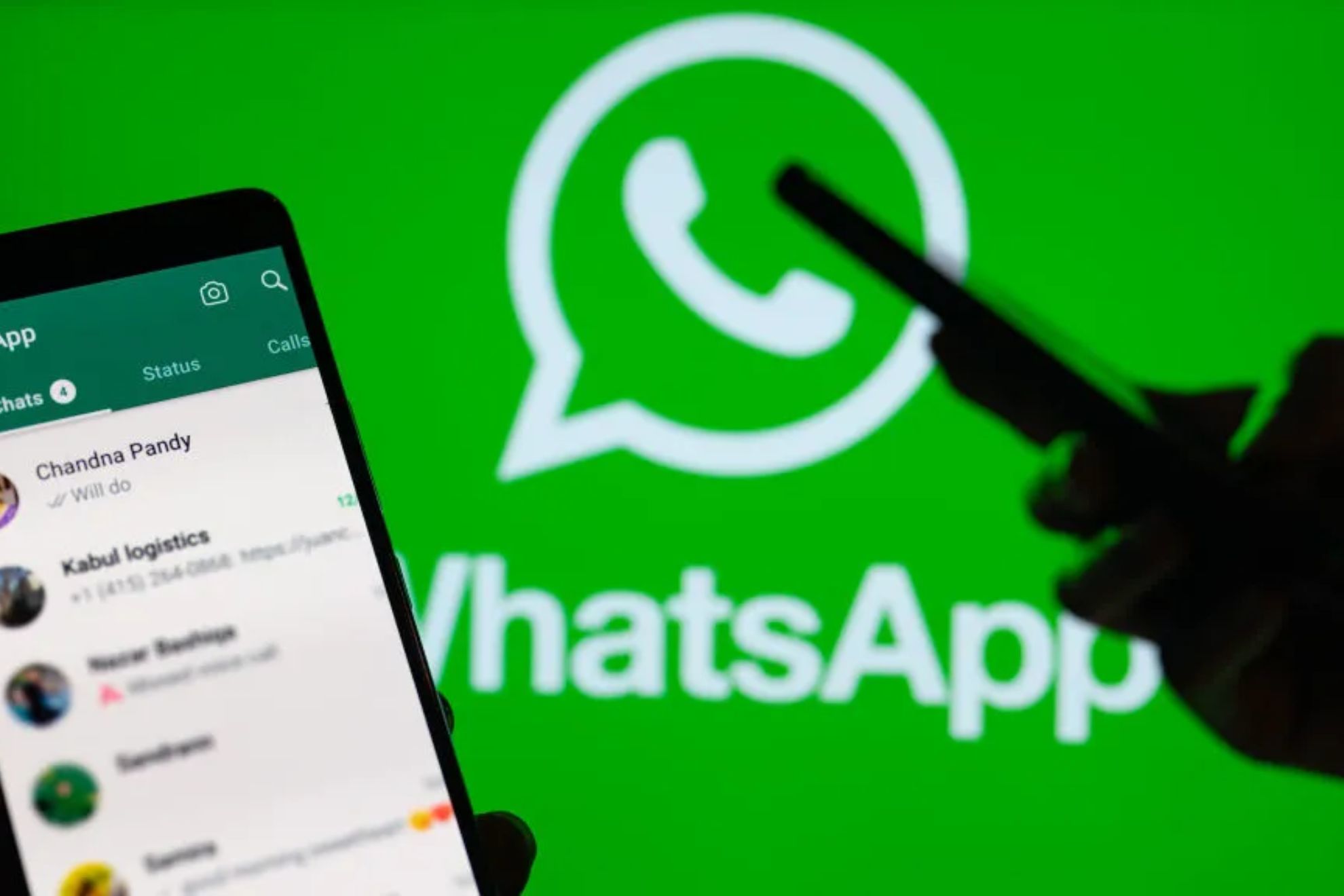 ¿Adiós a WhatsApp? Una experta asegura estar siempre conectado genera ansiedad y los SMS pueden ser la solución