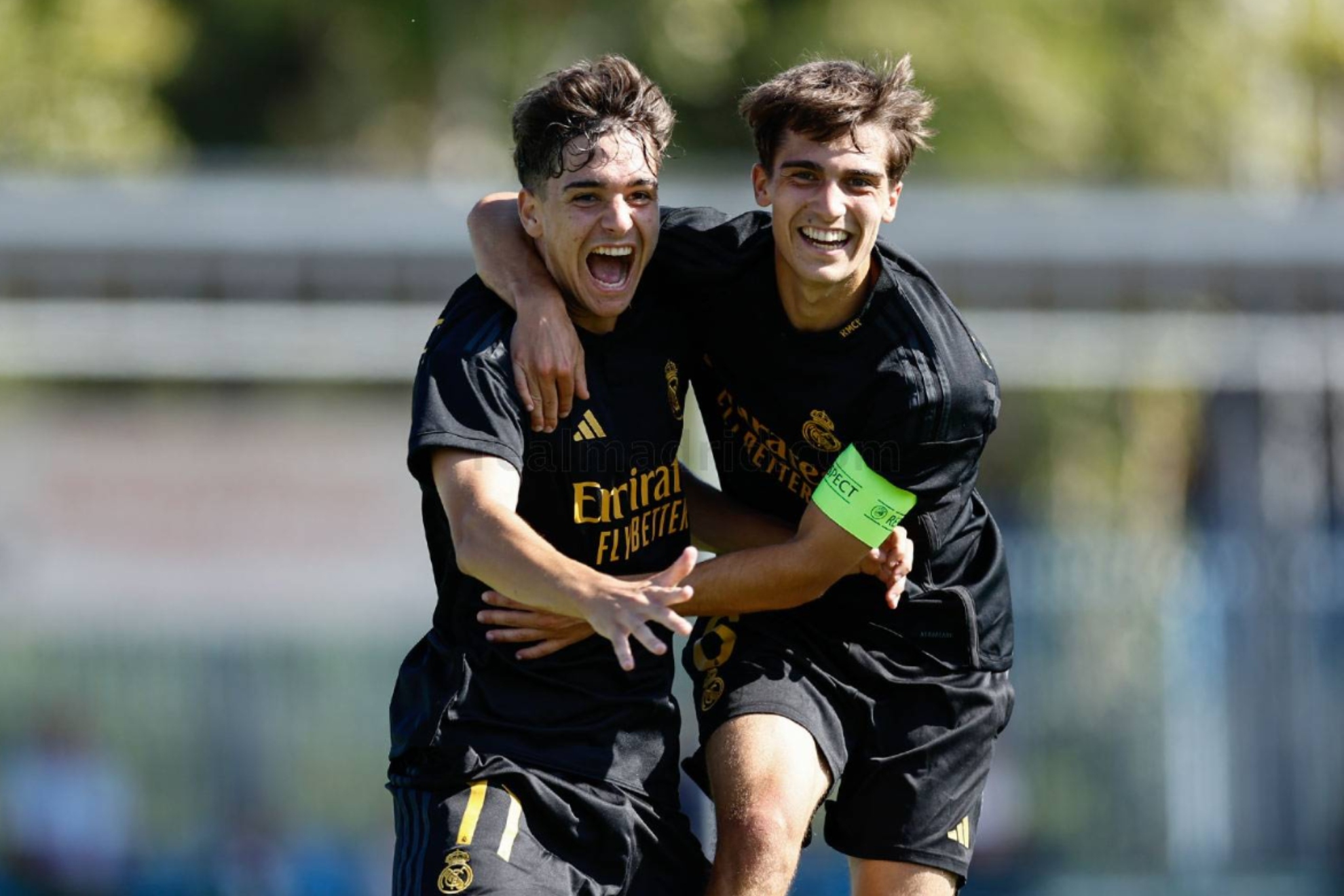 Hugo de Llanos y Manuel Ángel celebran un gol al Nápoles en el partido de ida.