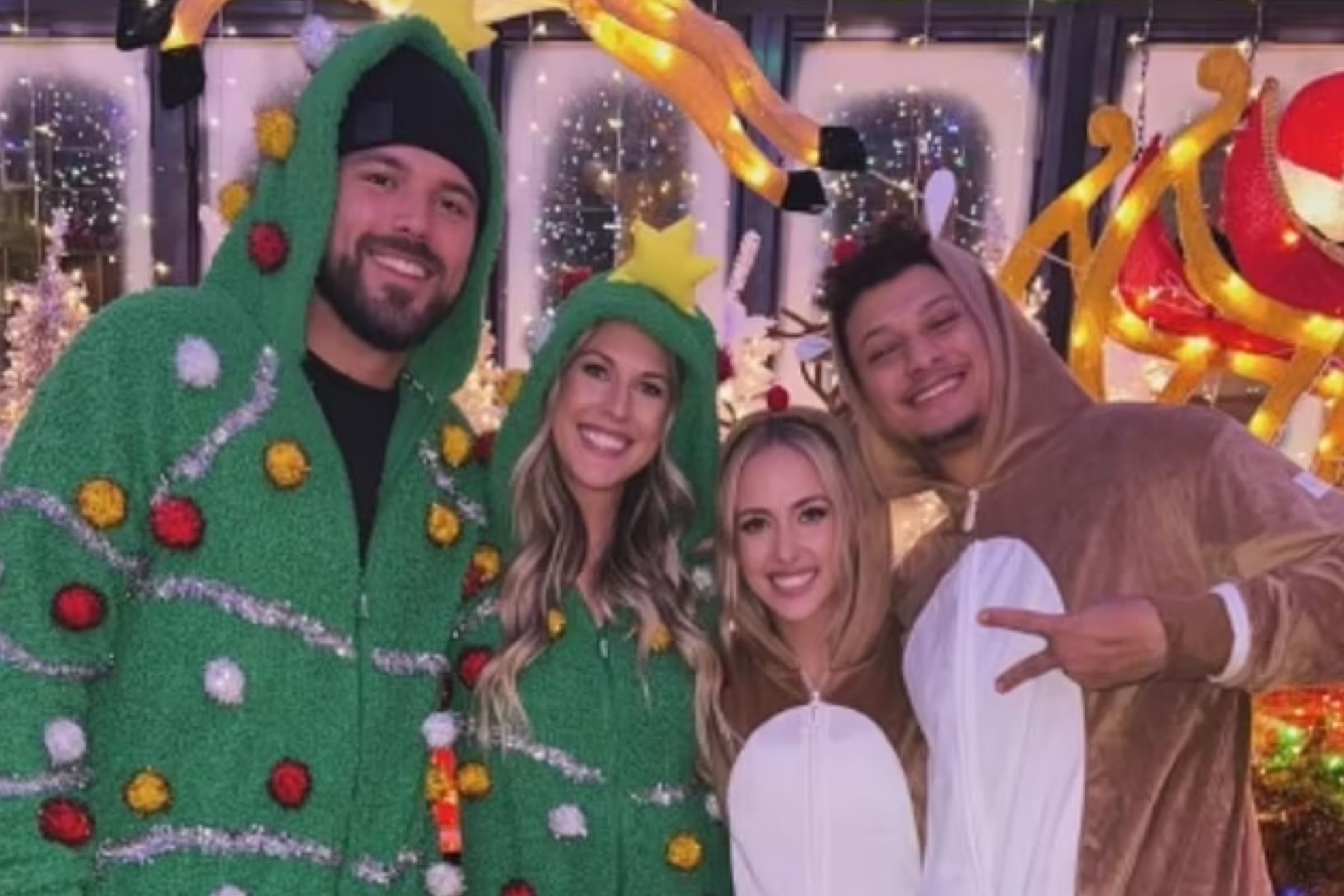 Christmas comes early for The Mahomes, who trade Traylor for new couple