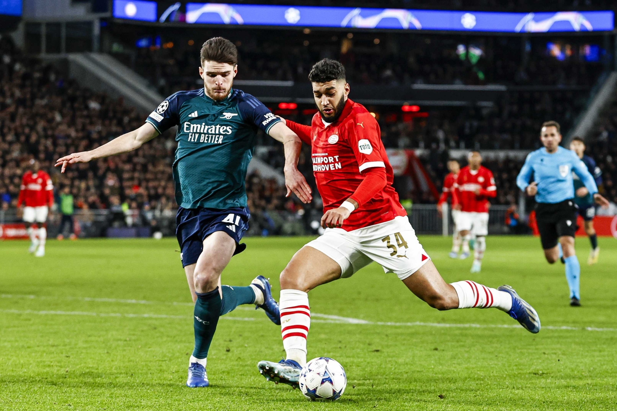 Tablas entre PSV y Arsenal que no se jugaban nada