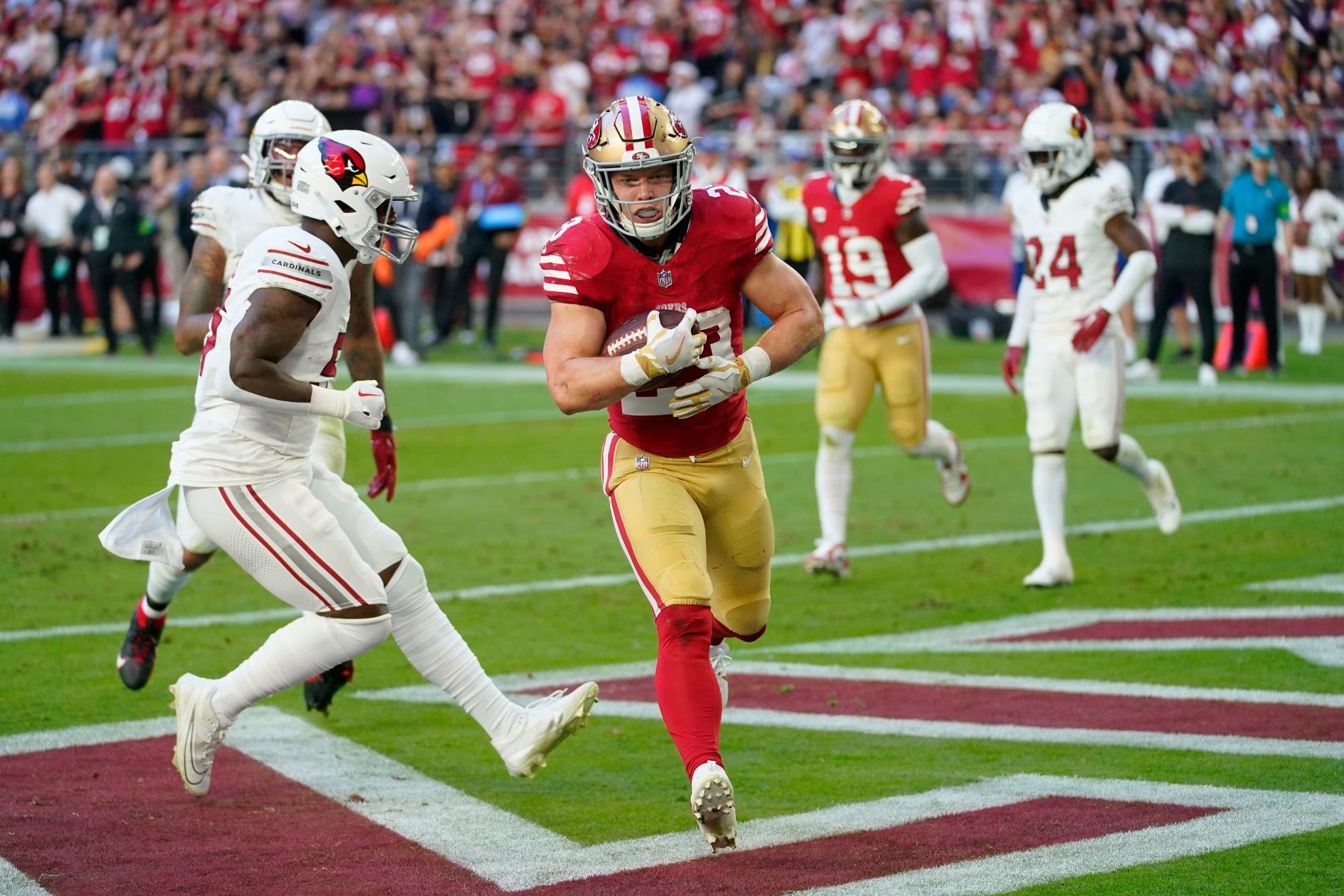 Christian McCaffrey makes MVP case as 49ers steamroll Cardinals for 6th straight