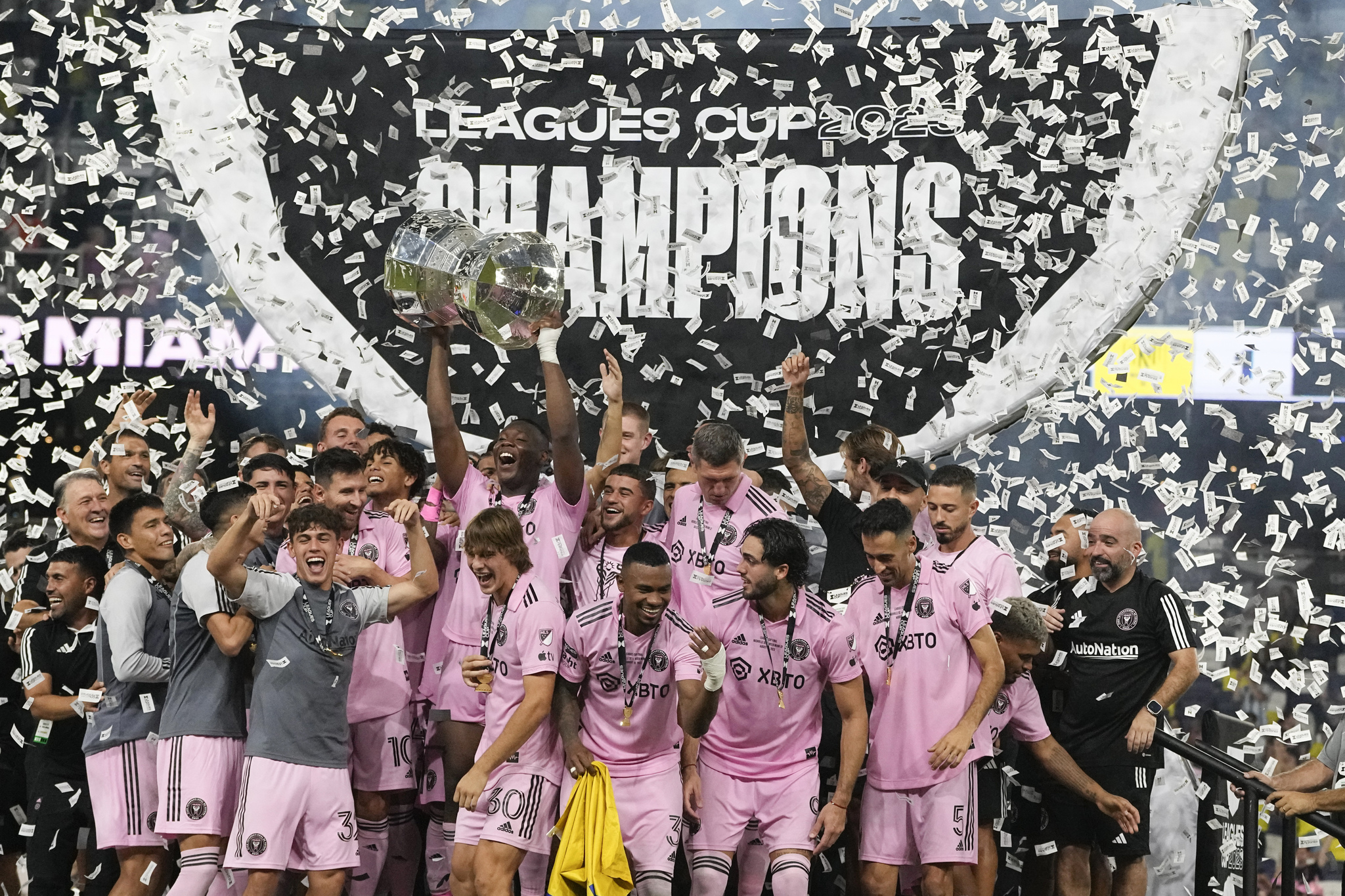 Inter Miami celebrate winning the Leagues Cup.