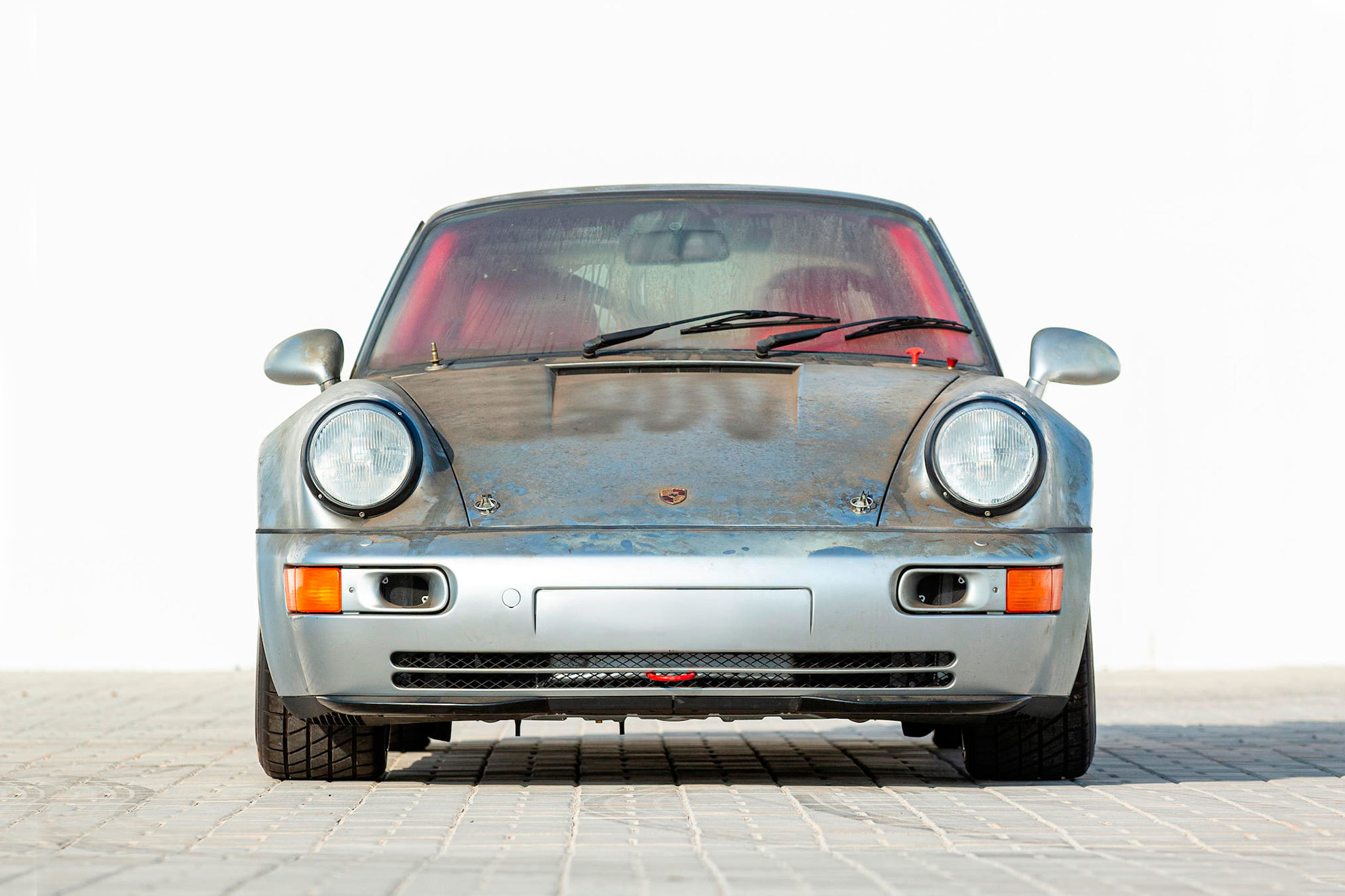 El Porsche 911 cubierto de mugre pero sin estrenar que se vendió por 1,9 millones