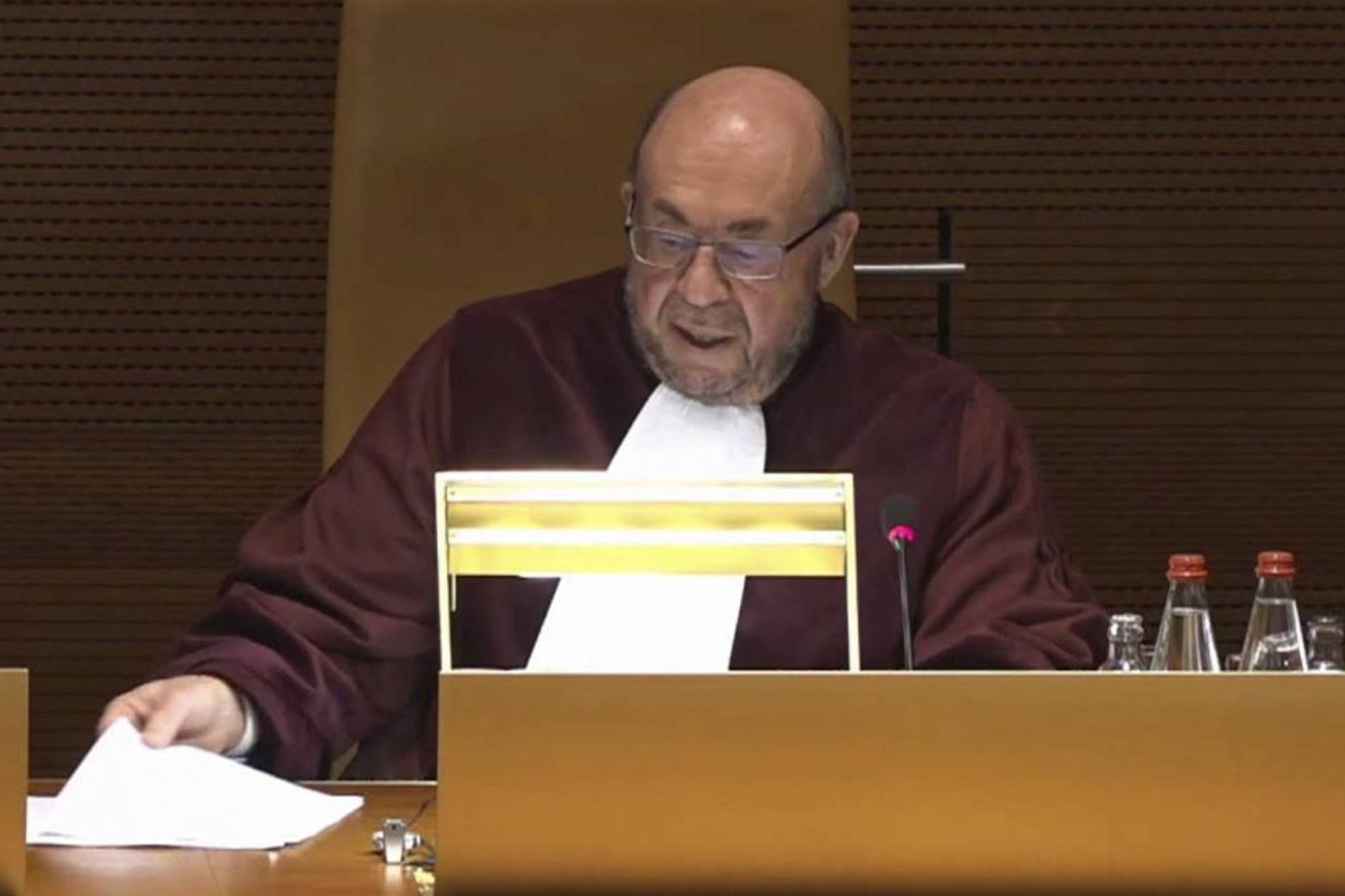 Un miembro del Tribunal de Justicia de la Unin Europea, durante la lectura de la sentencia.