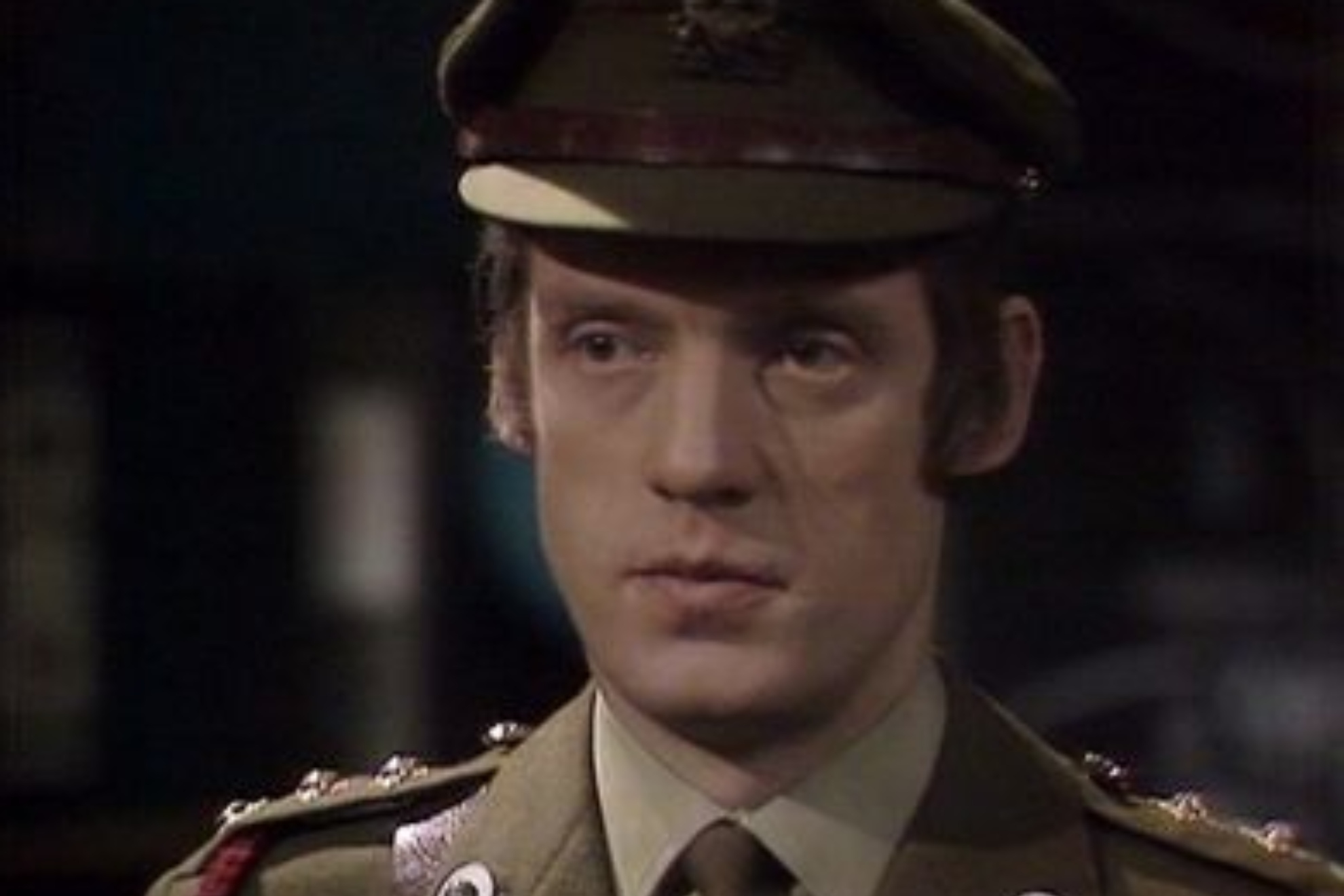 Muere Richard Franklin, el capitán Mike Yates de Doctor Who, a los 87 años.