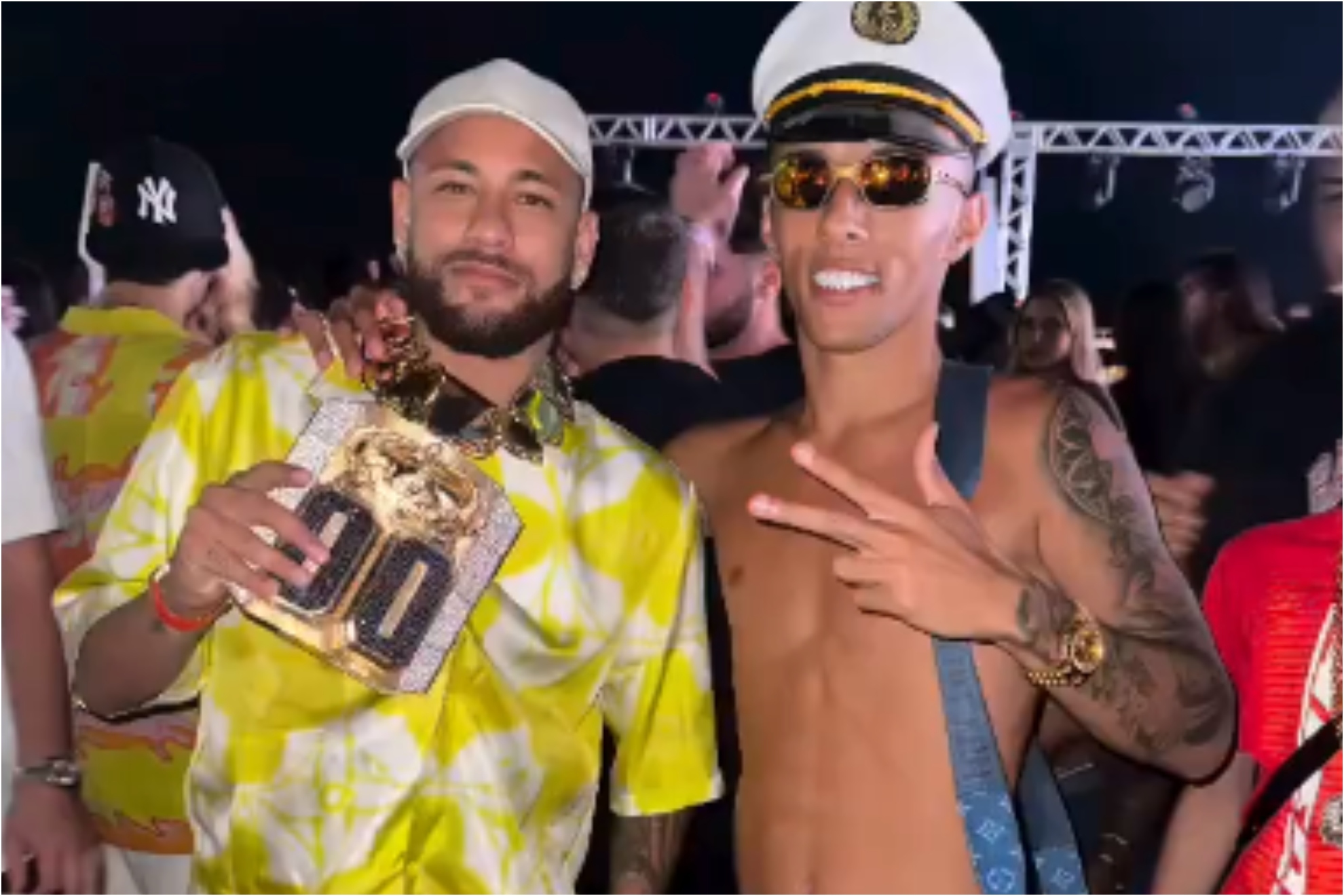 Un Neymar roto aparece en el momento culmen de la fiesta de su extravagante crucero