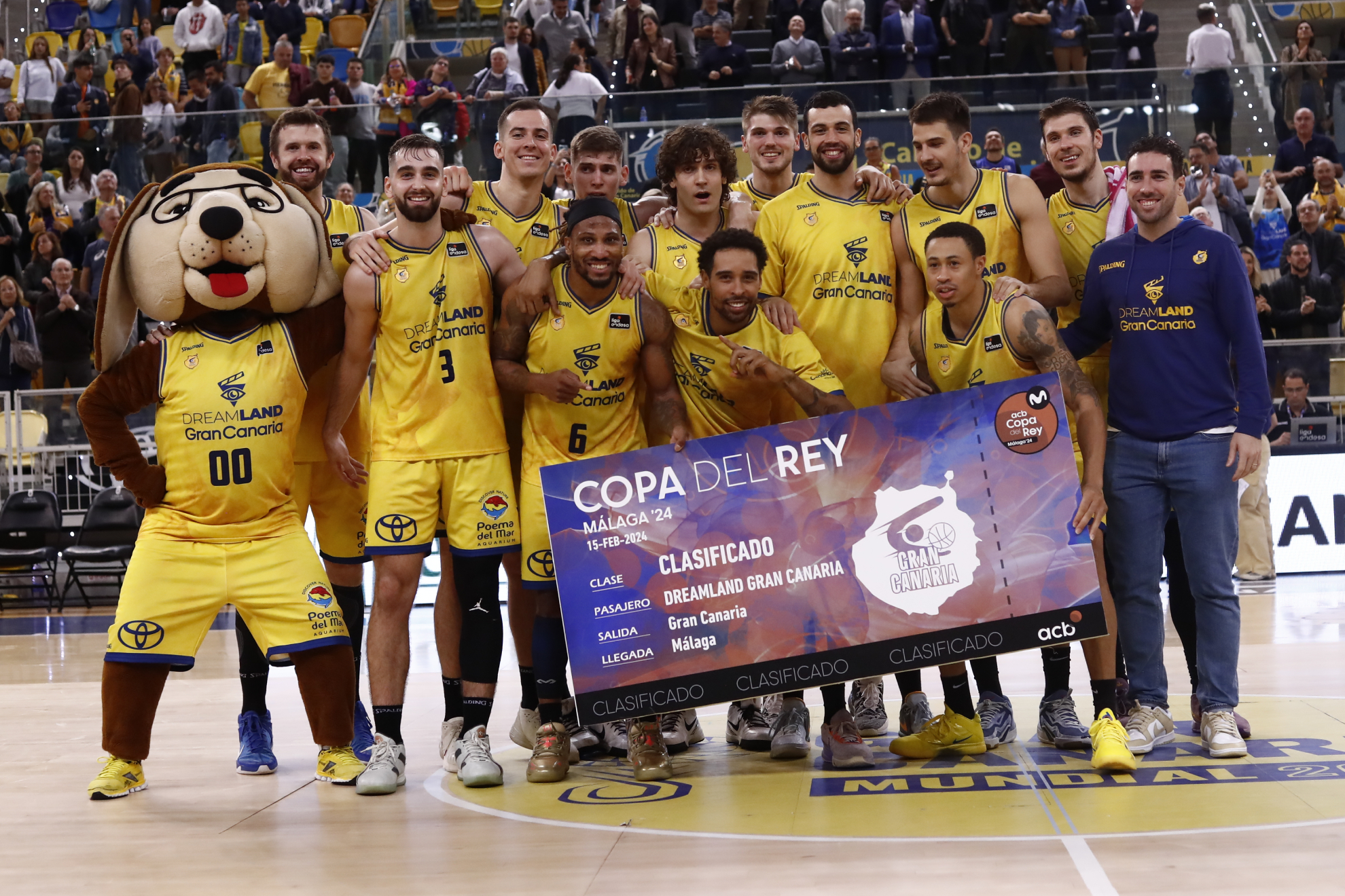 Los jugadores del Dreamland Gran Canaria celebran su clasificacin para la Copa del Rey.