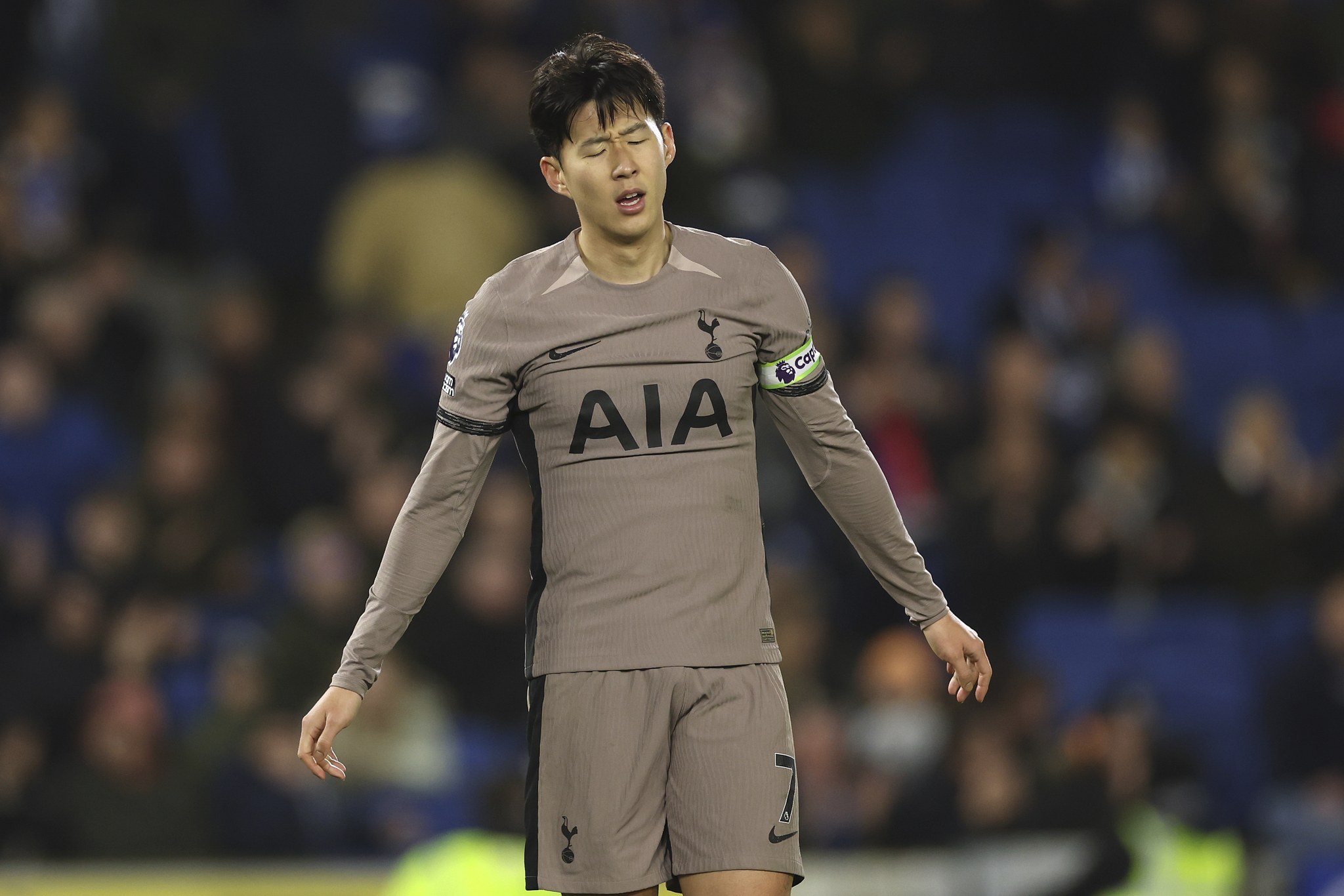 Tottenhams Son  lt;HIT gt;Heung-min lt;/HIT gt; reacts during the English Premier League soccer match between Brighton    Hove Albion and Tottenham Hotspur at the Amex stadium in Brighton, England, Thursday, Dec. 28, 2023. (AP Photo/Ian Walton)
