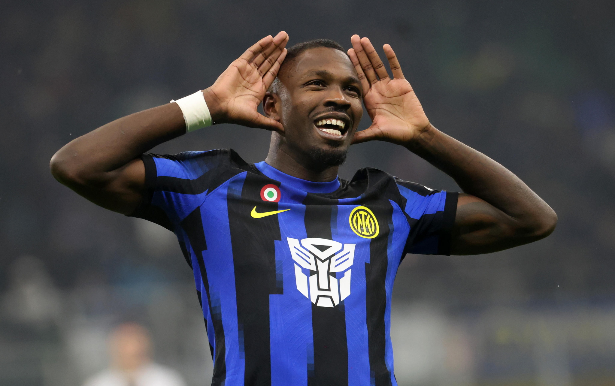 Thuram celebar un gol con el Inter.