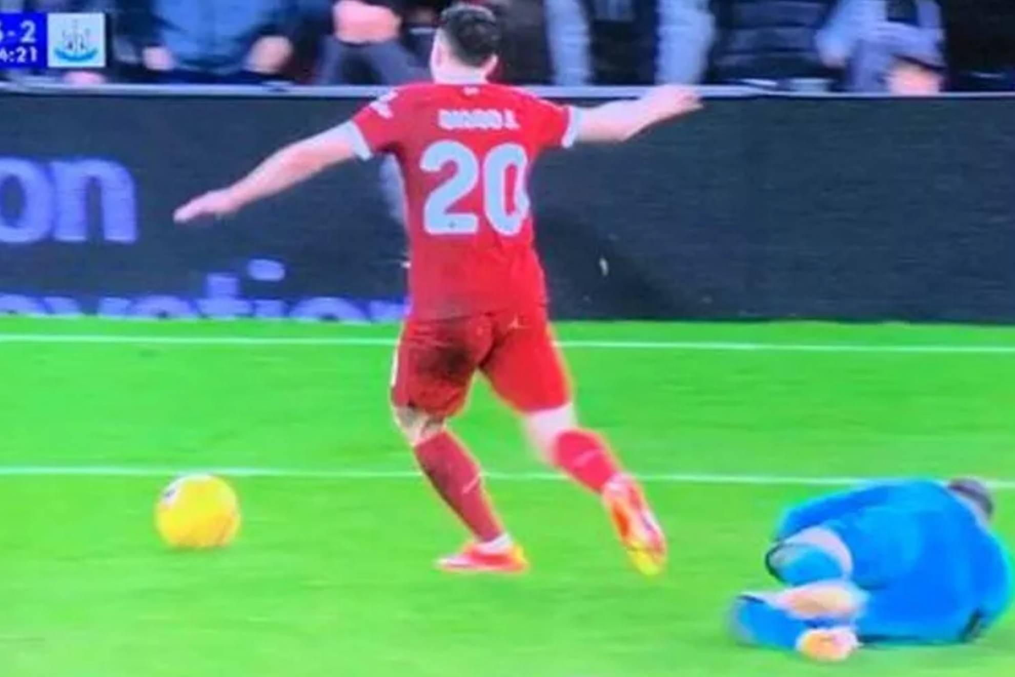 El penalti jodidamente vergonsoso de Diogo Jota que divide a Inglaterra: ¿Se tira en vez de meter gol a puerta vacía?
