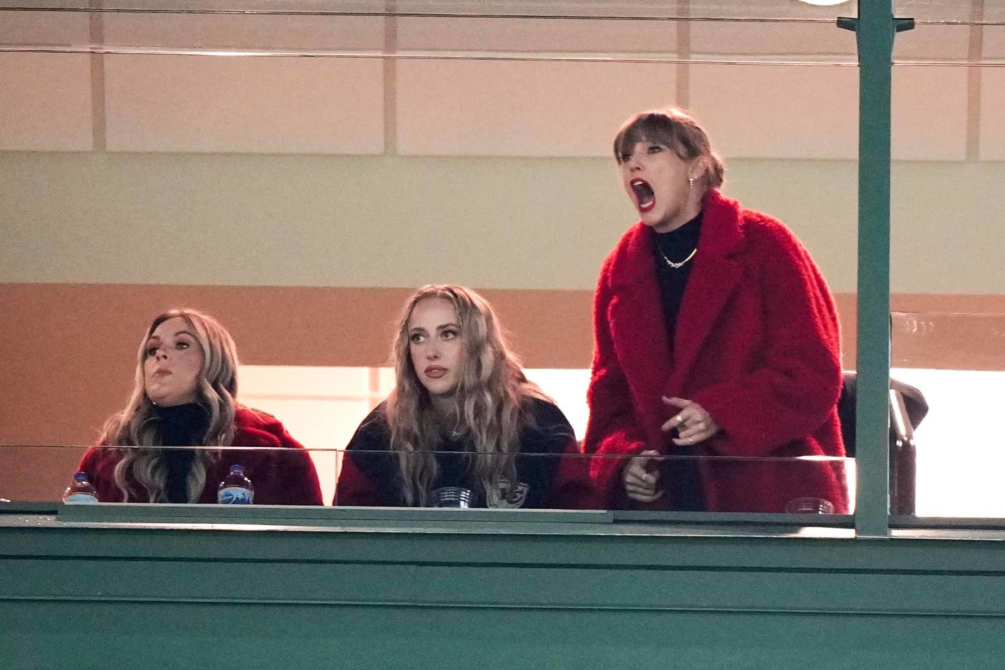 Taylor Swift cheers loudly for the Kansas City Chiefs