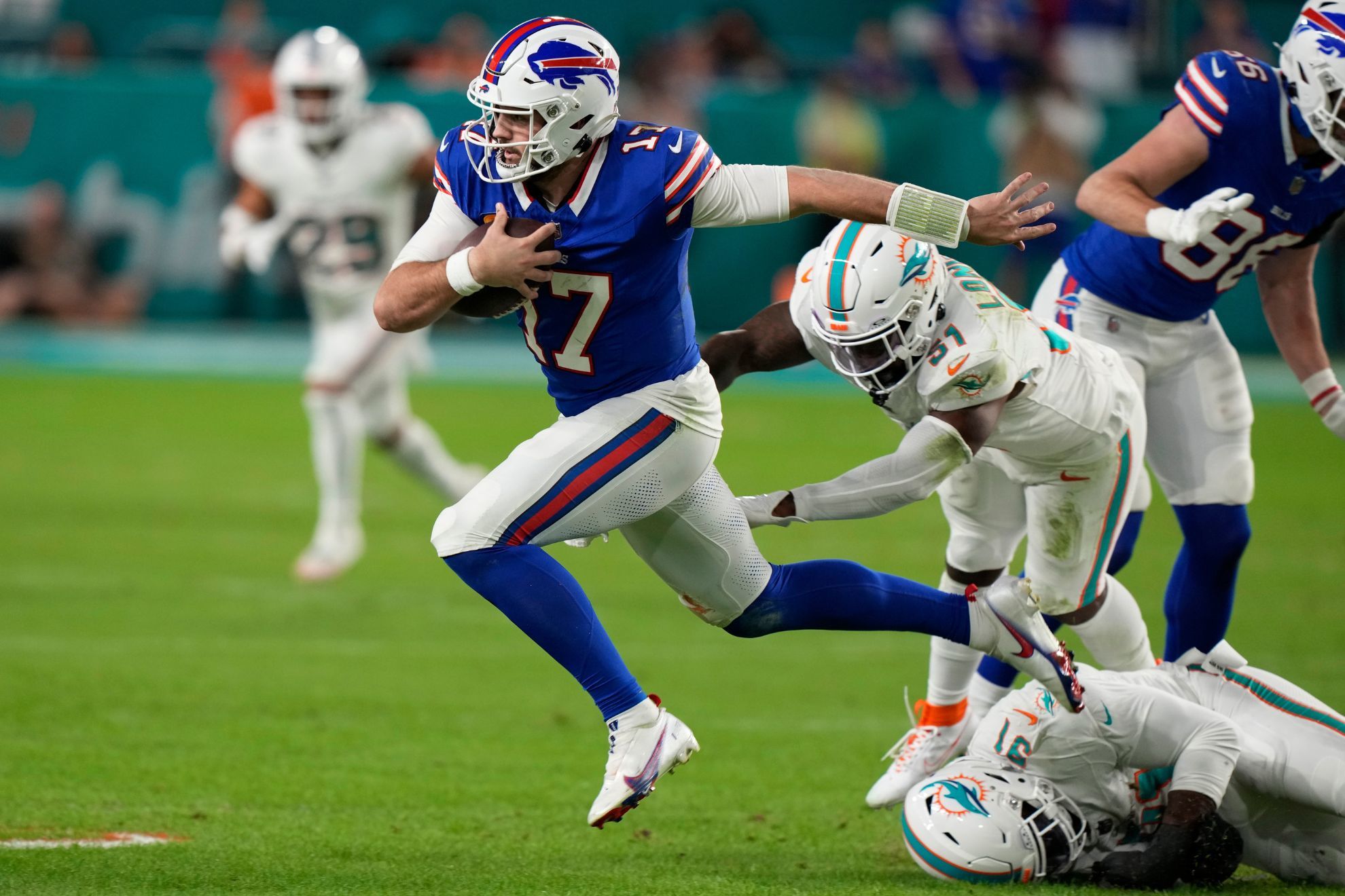 Josh Allen rallies Bills past Dolphins on the road to secure No. 2 seed in AFC