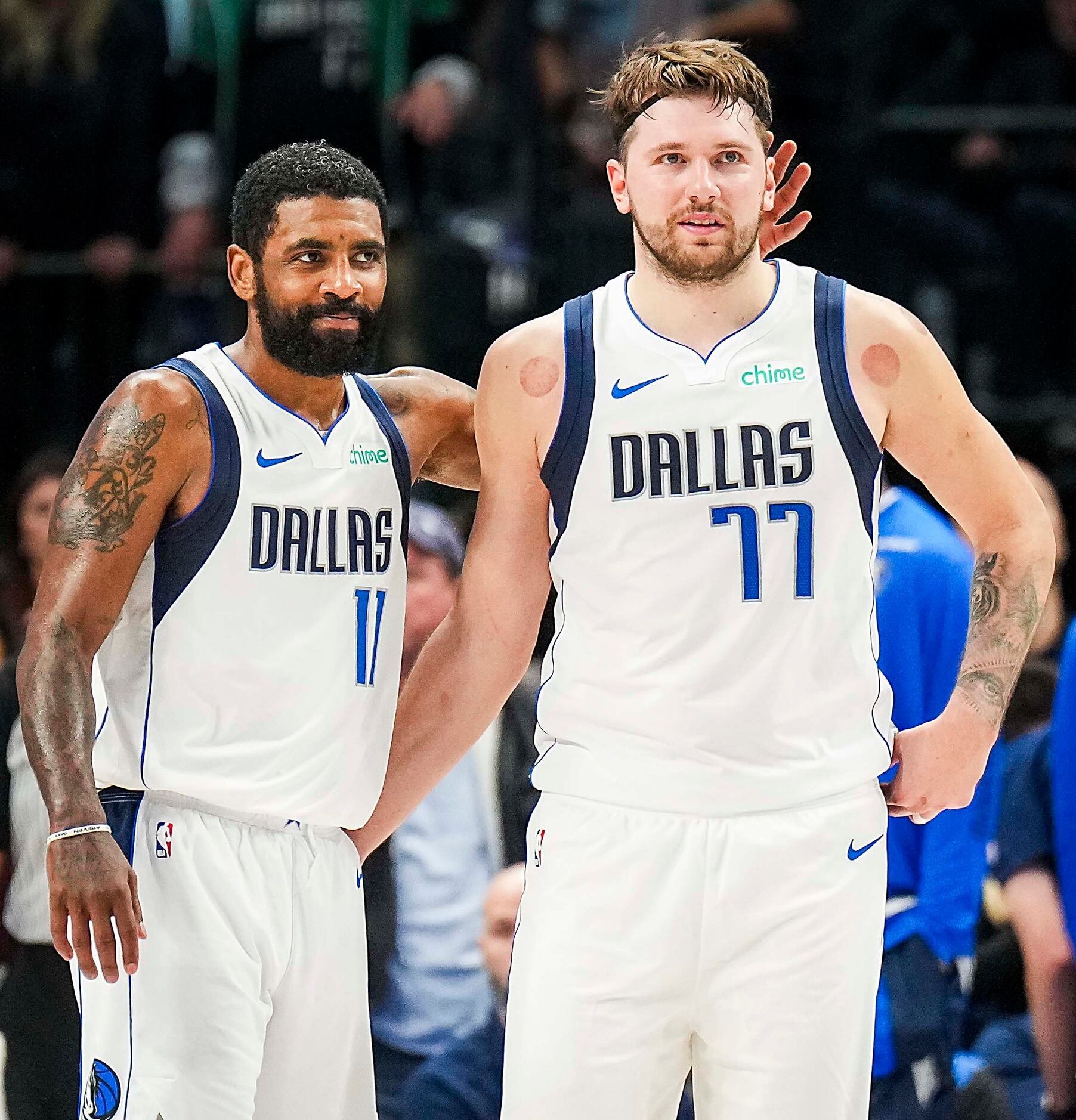 Luka Doncic y Kyrie Irving.