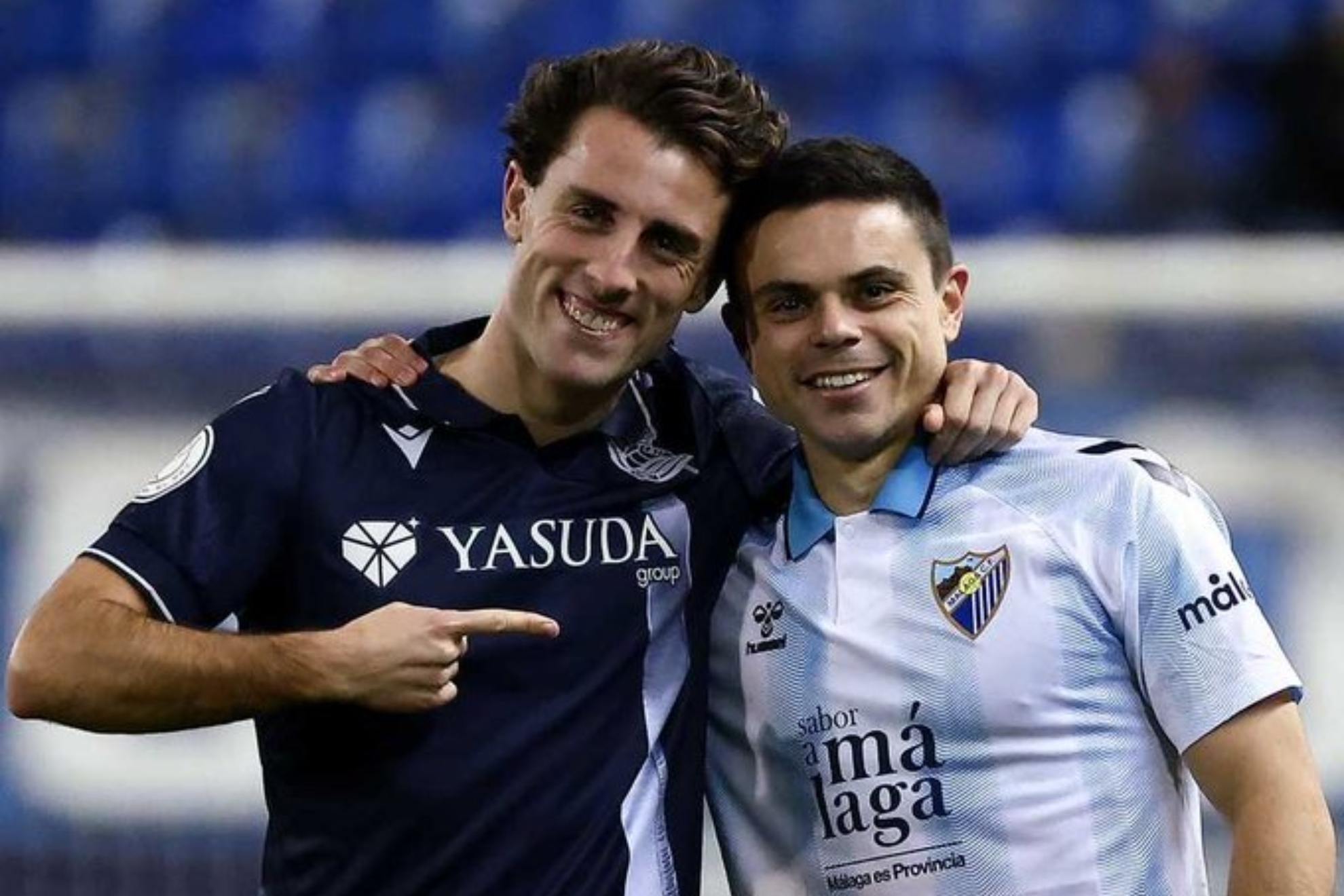 �lvaro Odriozola y Luca Sangalli, amigos desde ni�os, se abrazan tras el partido de Copa.