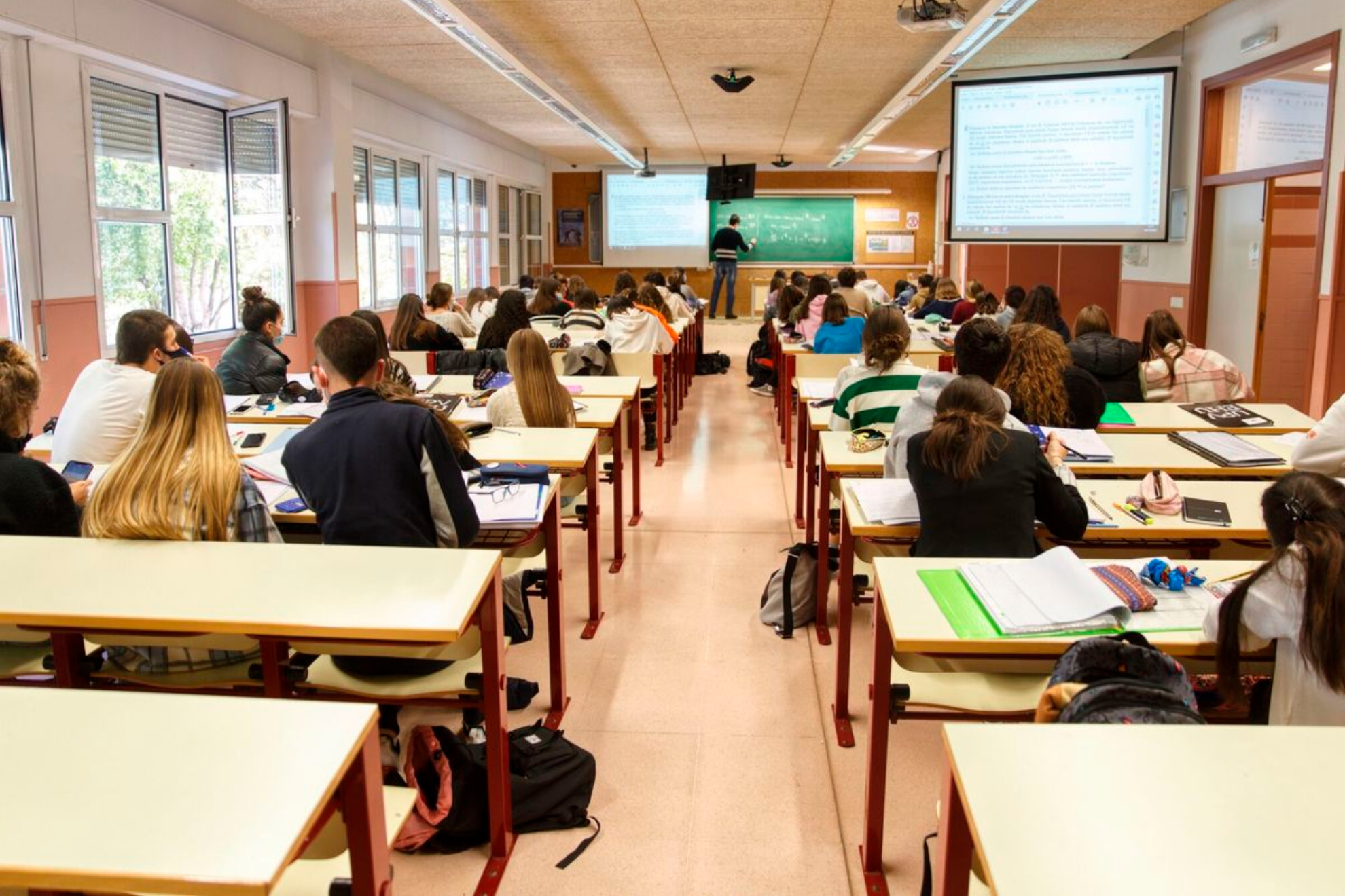 Becas universitarias en Espaa: retrasos, novedades y cmo reclamar si no te ha llegado el dinero