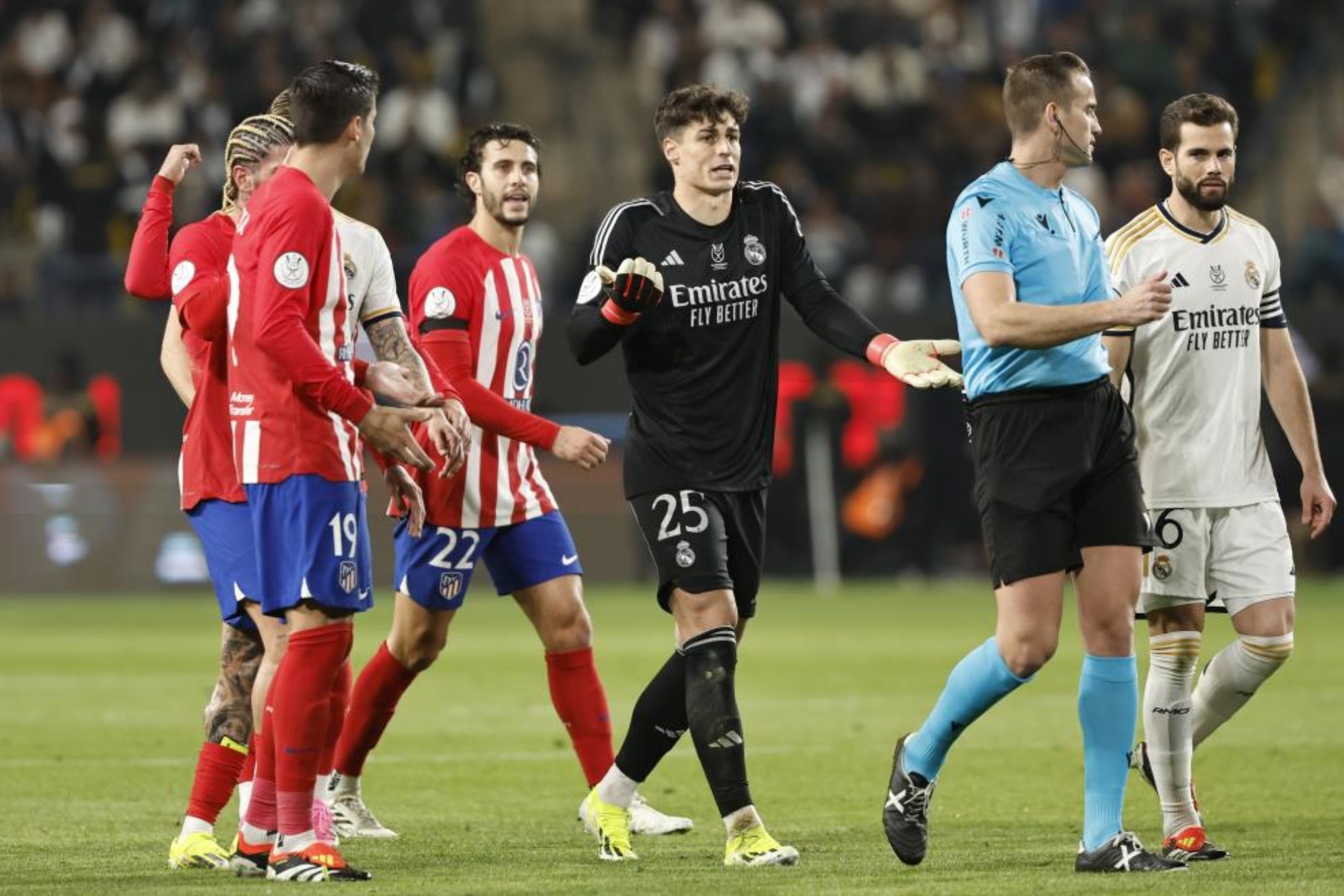 Kepa, tras encajar el tercer gol del Atltico de Madrid en la semifinal de la Supercopa