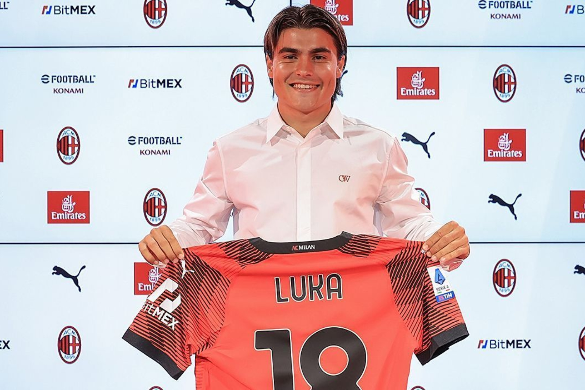 Luka Romero, presentado con el Milan.