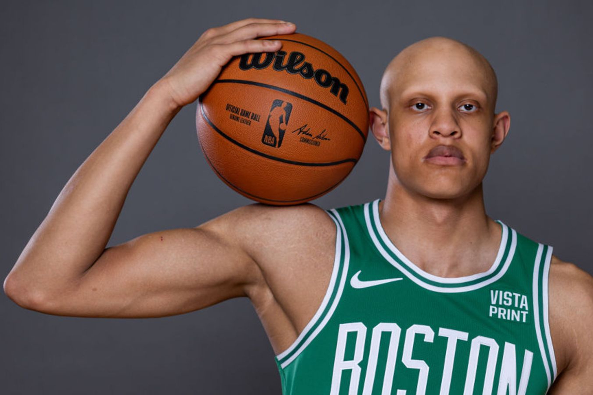 Jordan Walsh, en una sesión oficial de fotos con los Celtics.