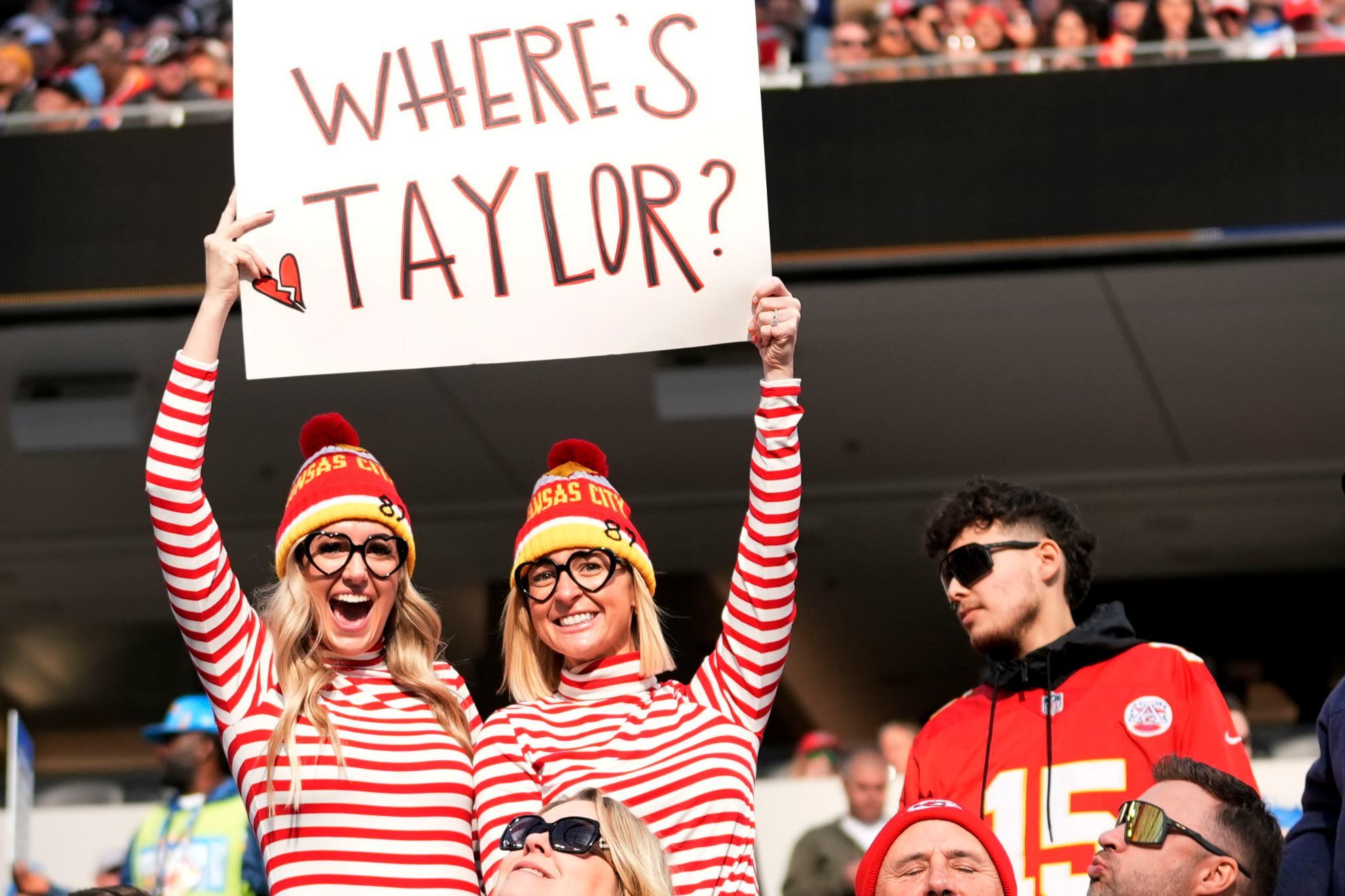 Bills to capitalize on Taylor Swift against Chiefs with special food for Swifties