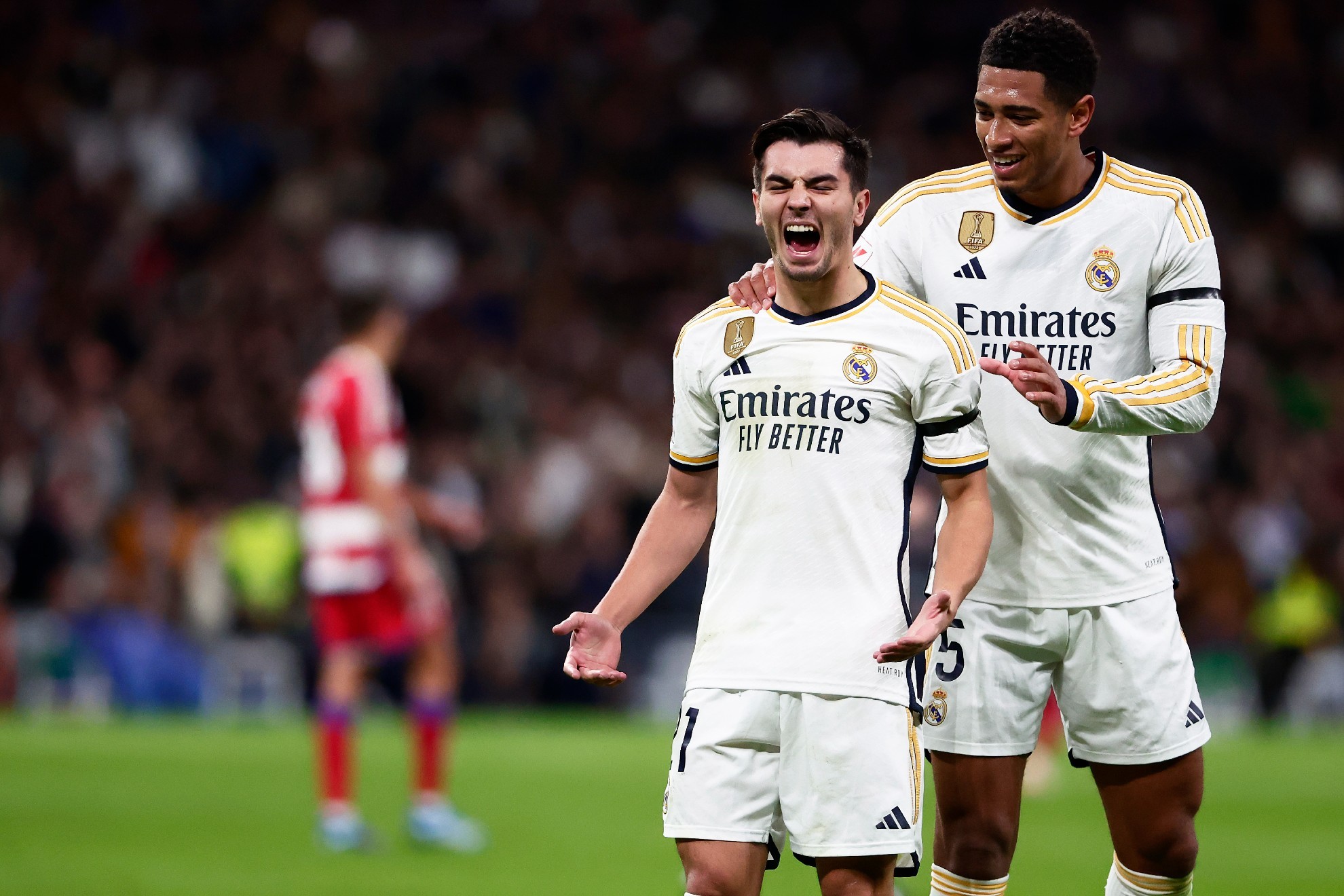 Brahim y Bellingham celebrando un gol del malagueo en el Real Madrid-Granad