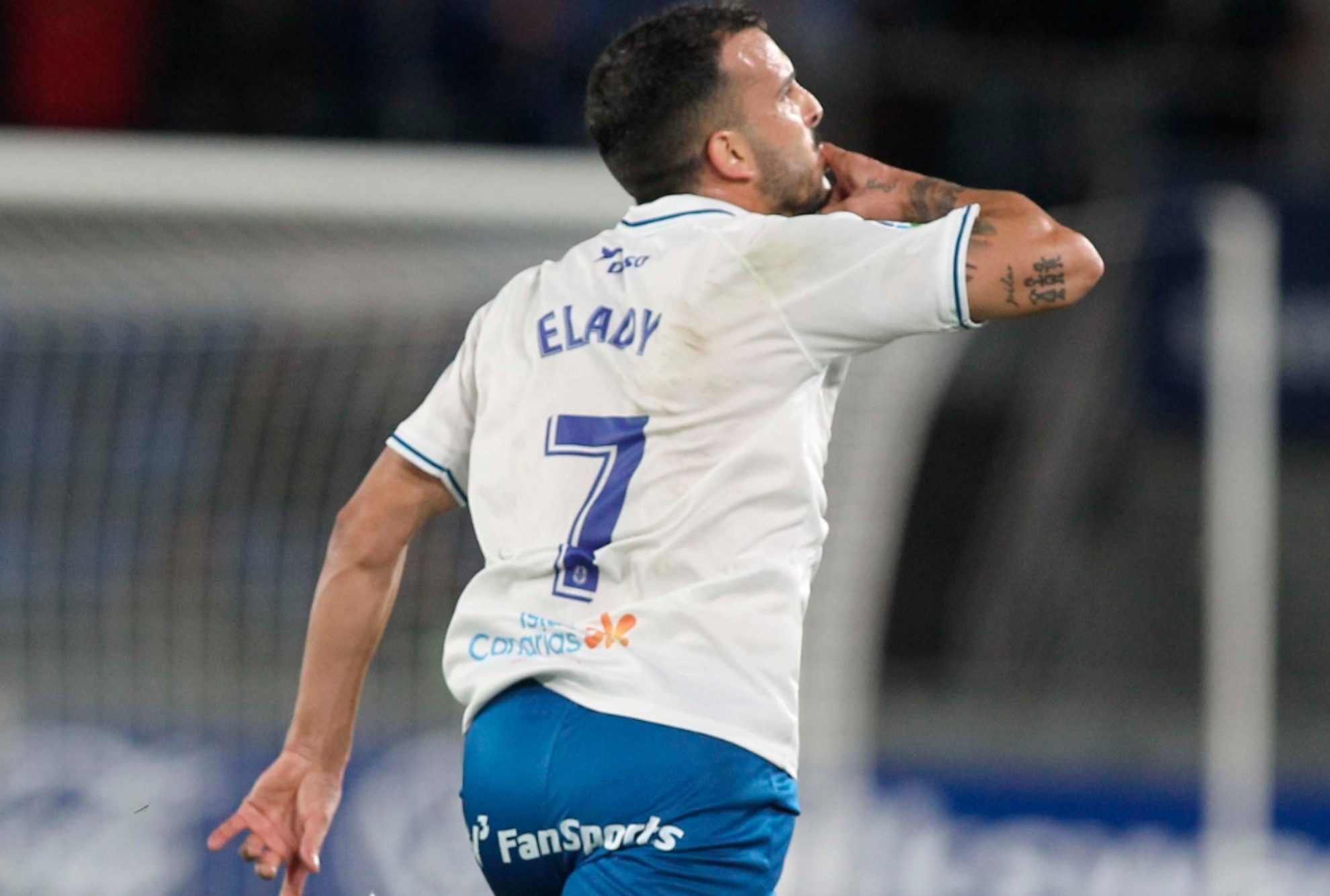 Elady, celebrando un gol con el Tenerife.