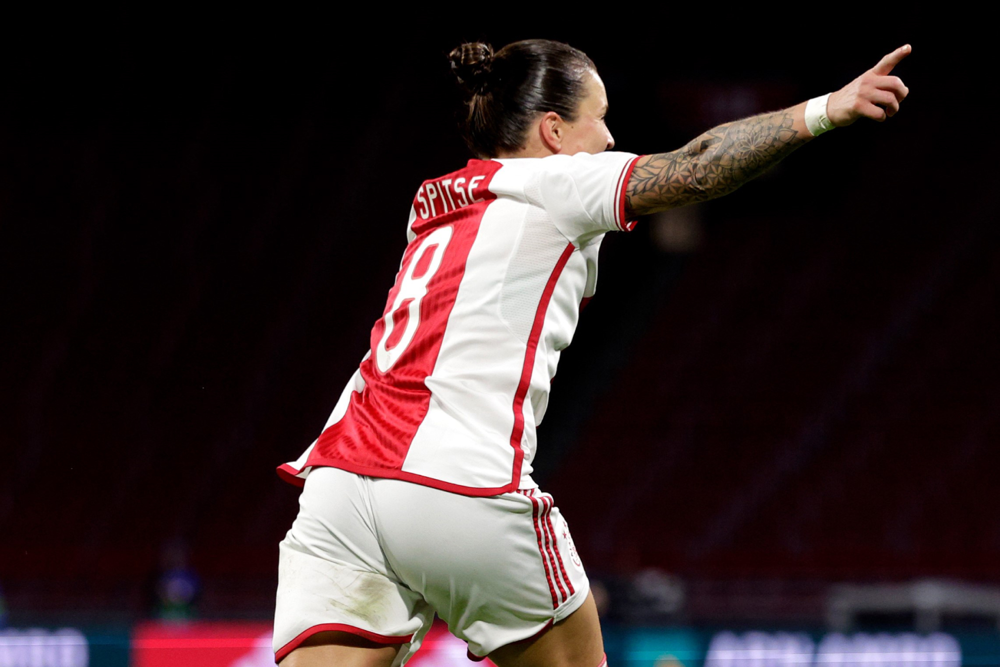 Sherida Spitse celebra un gol del Ajax ante la Roma / UWCL