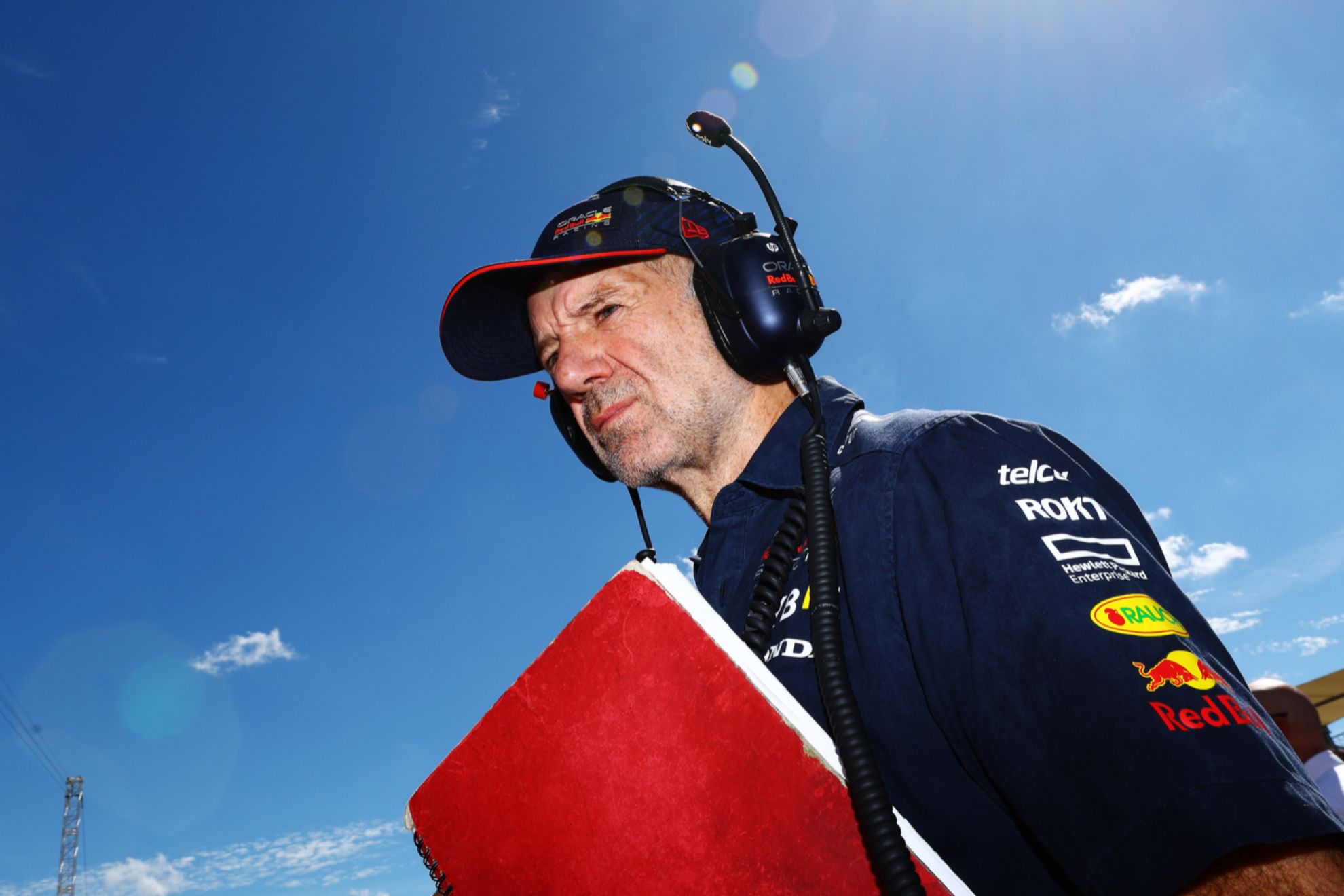 Newey trabaj
