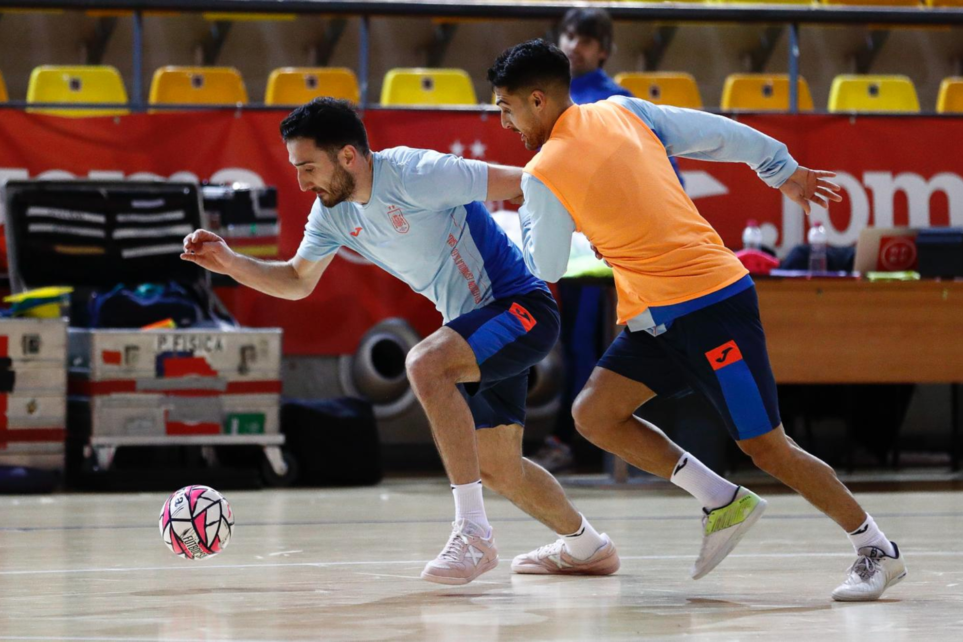 Raúl Gómez y Adolfo durante un entrenamiento con la Selección Española