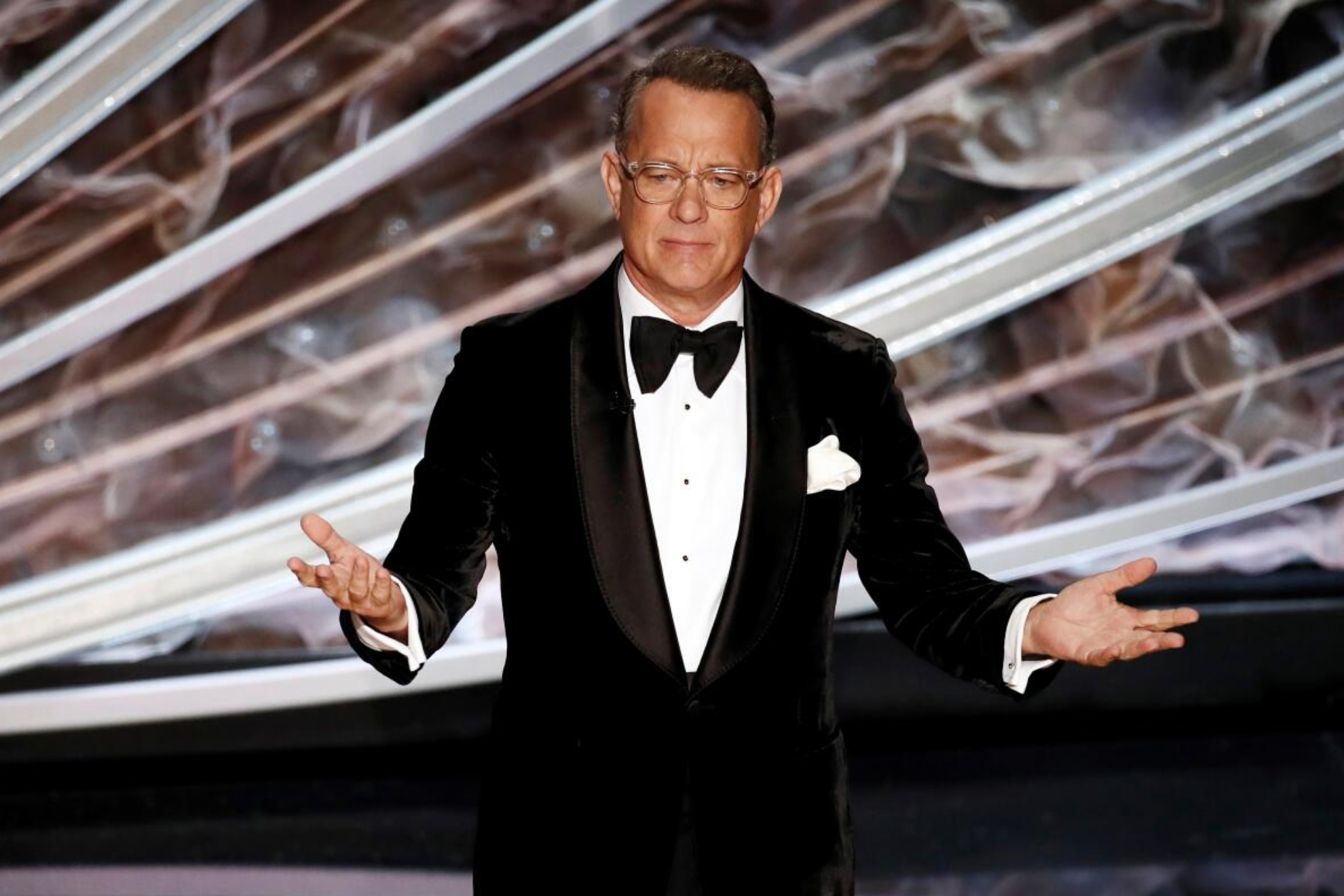 Tom Hanks despidió al actor de una de las mejores series de la historia días antes de empezar a rodar: Tiene los ojos muertos