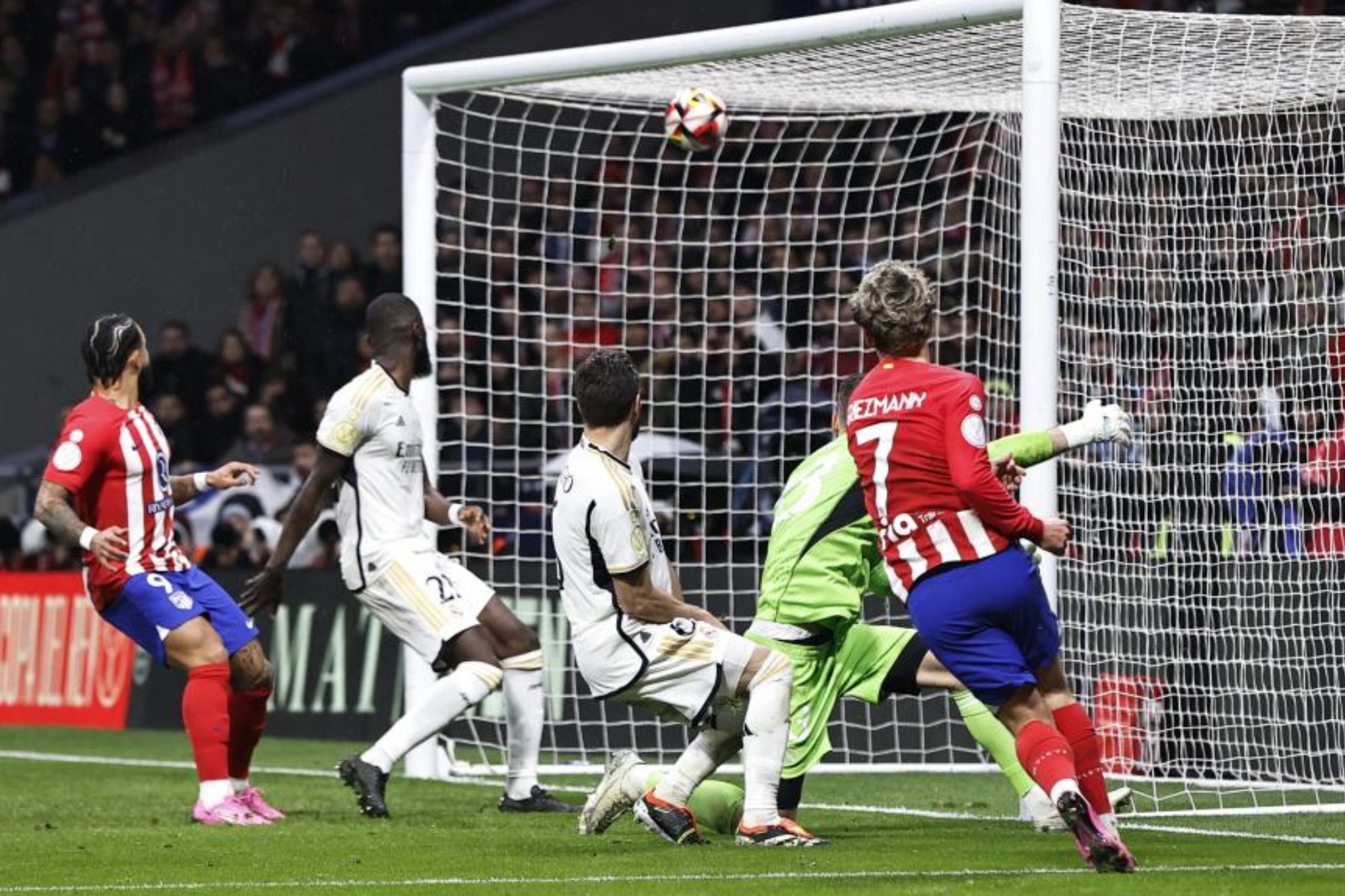 Griezmann marca un gol en el último derbi del Cívitas Metropolitano