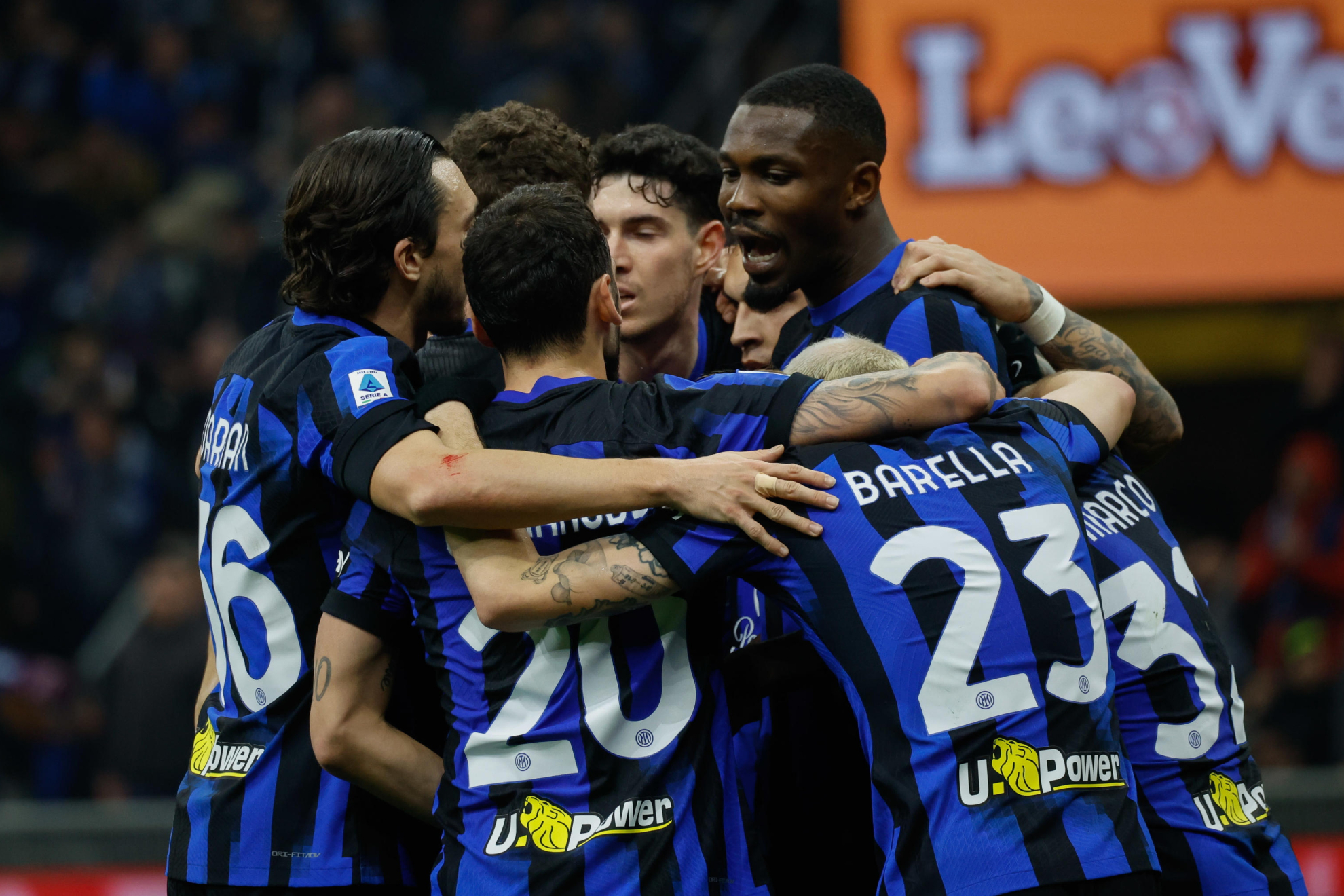 Los jugadores del Inter celebran el 1-0.