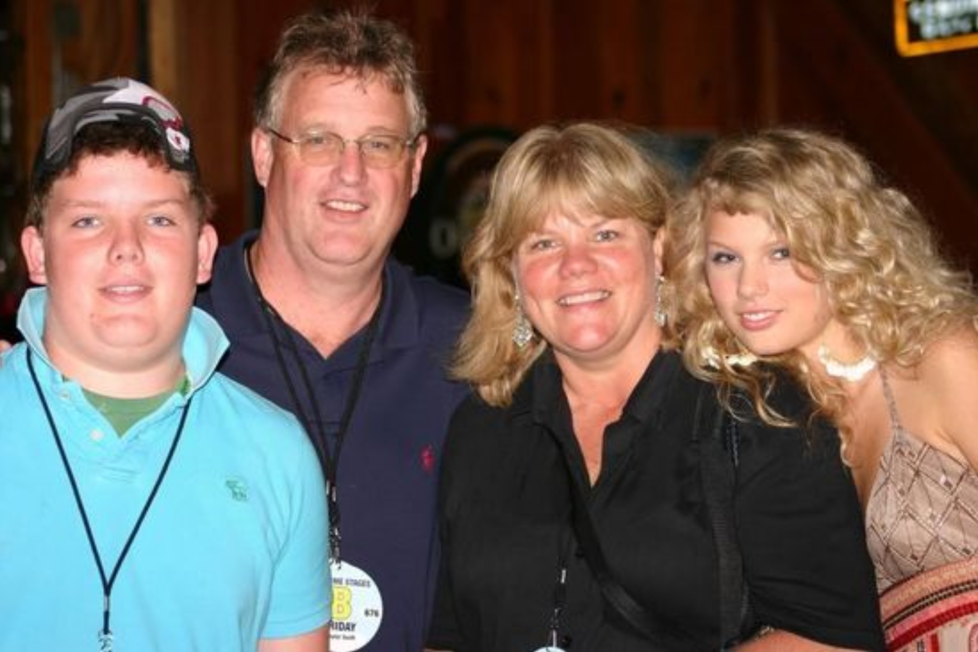 Her family is a key part of Taylor Swifts success.
