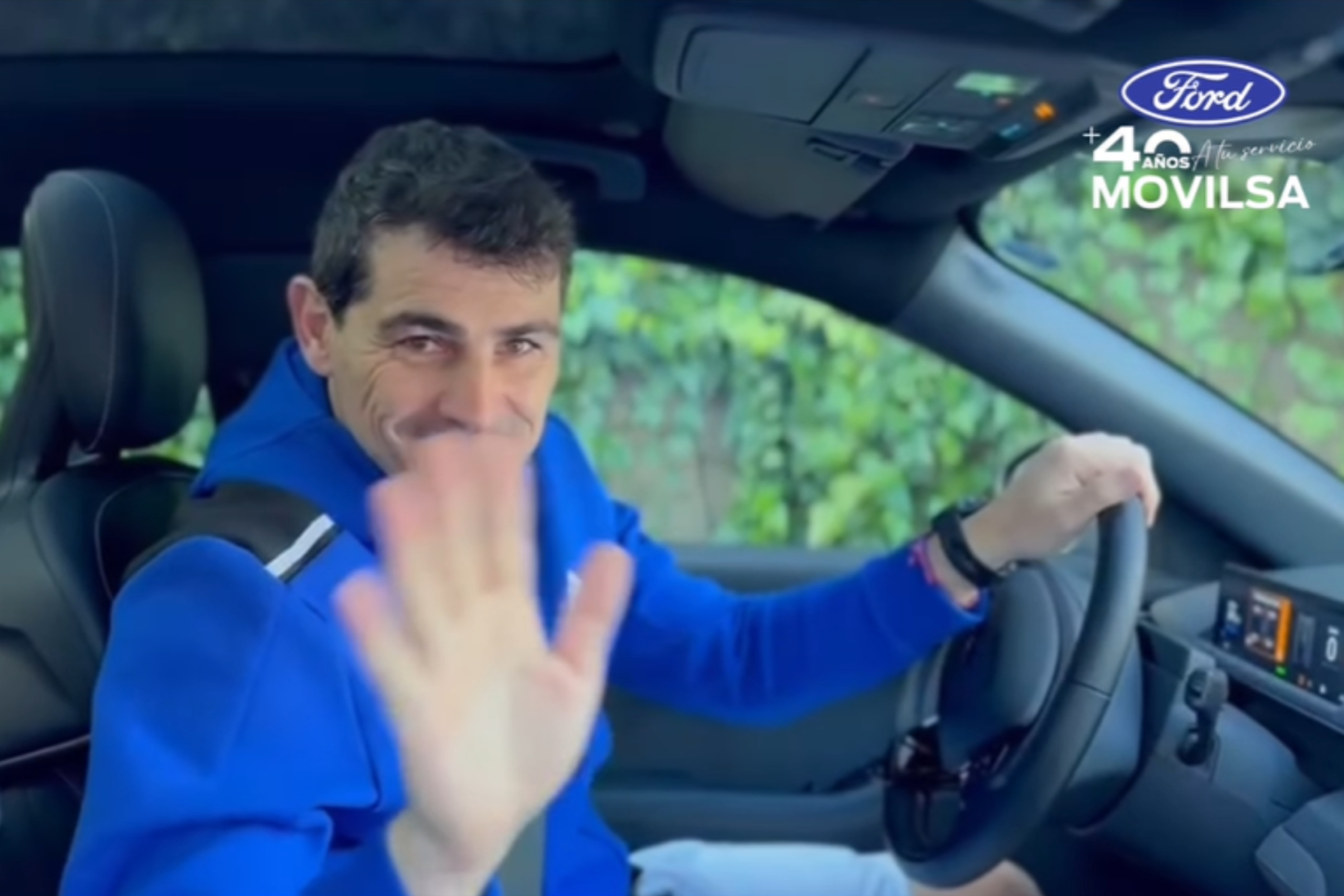 Iker Casillas se ha pasado a la movilidad eléctrica a lo grande: con un Mustang Mach-e de 490 CV.