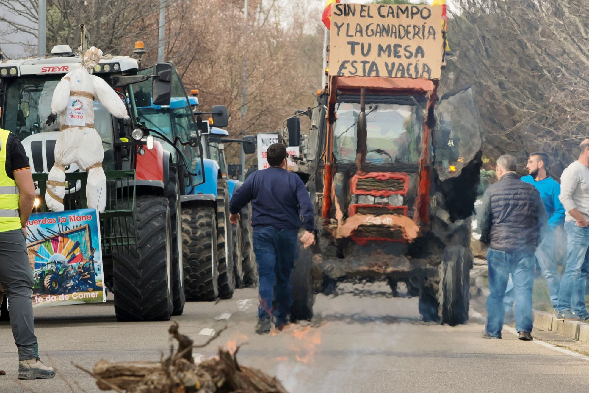 Los agricultores españoles han arrancado sus protestas... y tendrán la 'ayuda' de los camioneros.