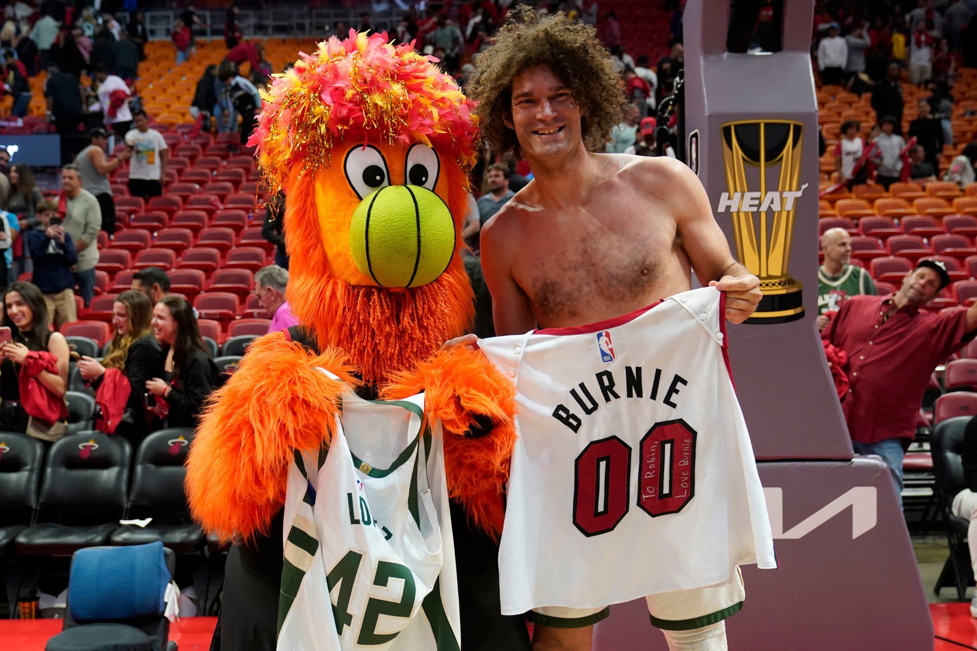 Robin Lopez has another run-in with an NBA mascot, who trolled him over his brother