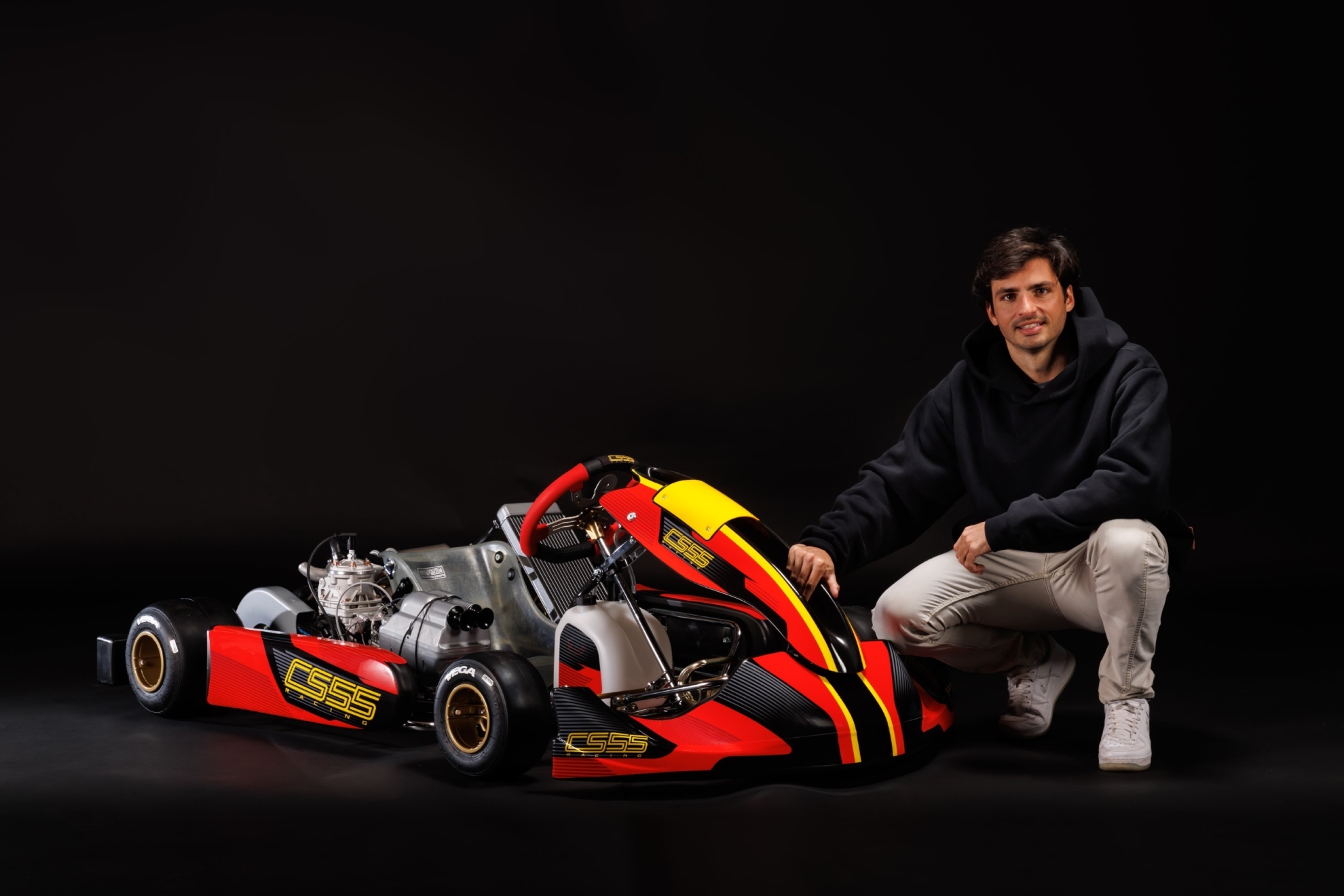 Carlos Sainz, con su kart en Italia.