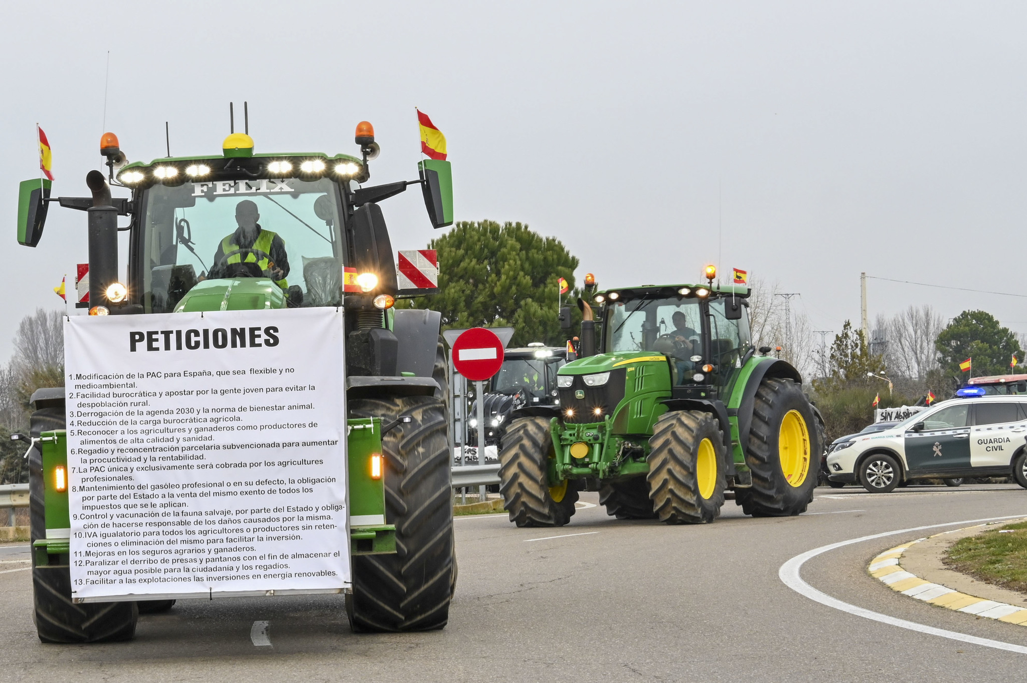 Miles de tractores han salido a las carreteras españolas para protestar por sus condiciones laborales.