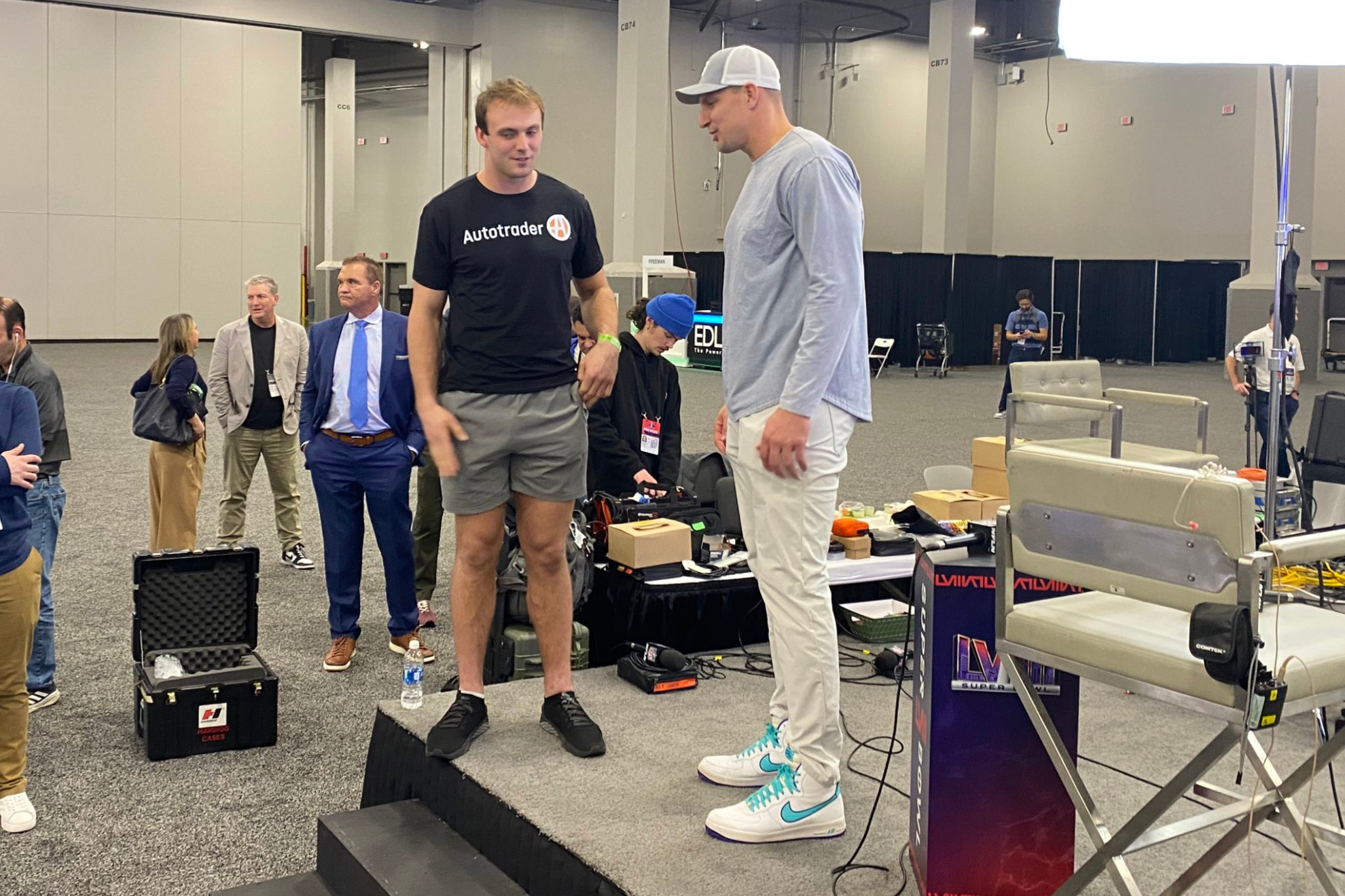 Brock Bowers (left) and Rob Gronkowski (right).