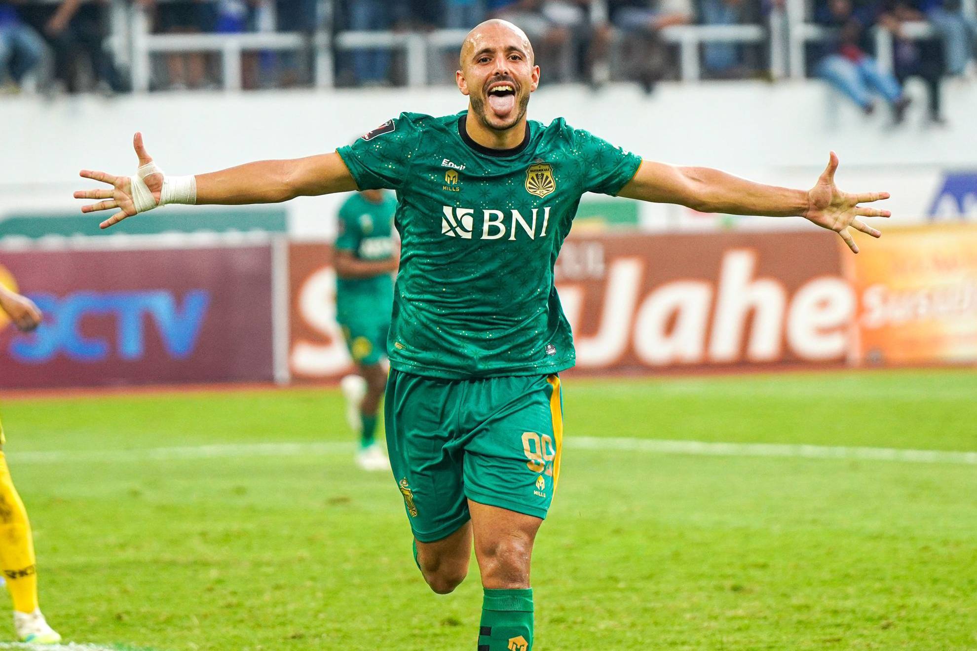 Youssef Ezzejjari celebra un gol