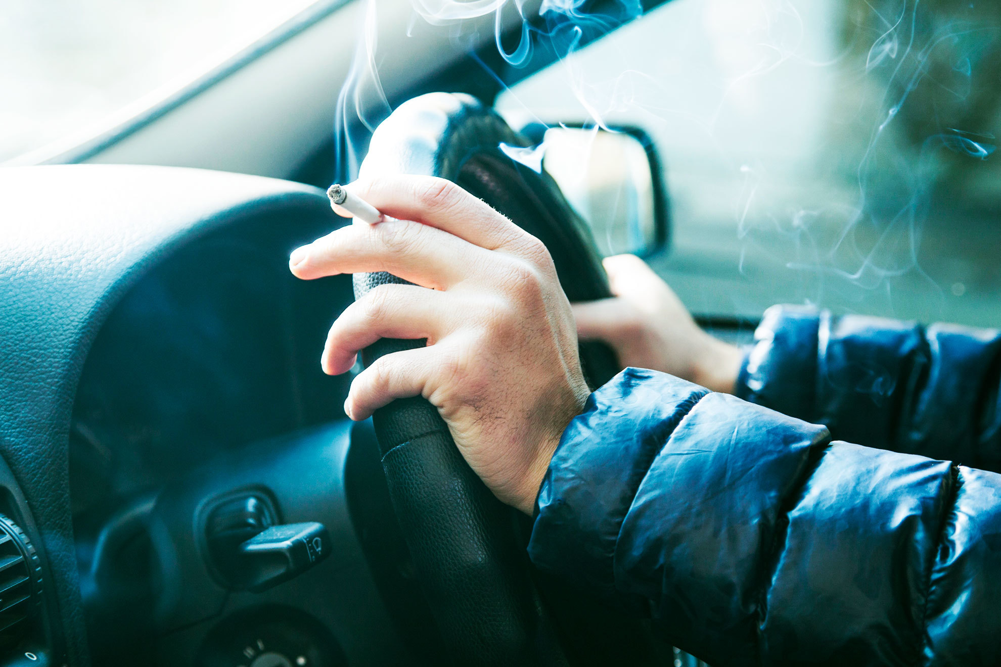 Vómitos, tabaco... Así de sencillo es eliminar por completo cualquier mal olor en tu coche