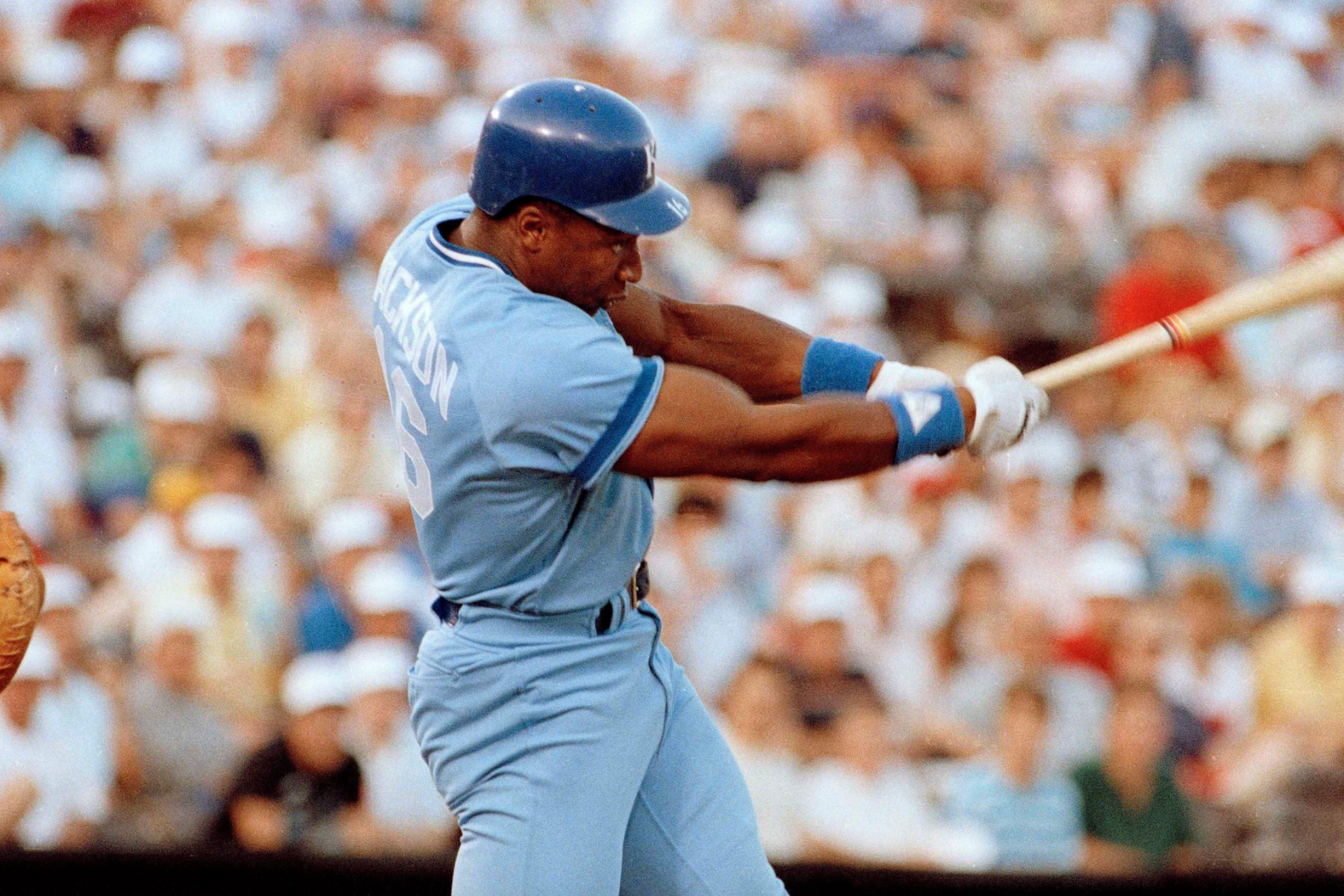 Bo Jackson wins $21 million in damages in civil case against his own niece and nephew