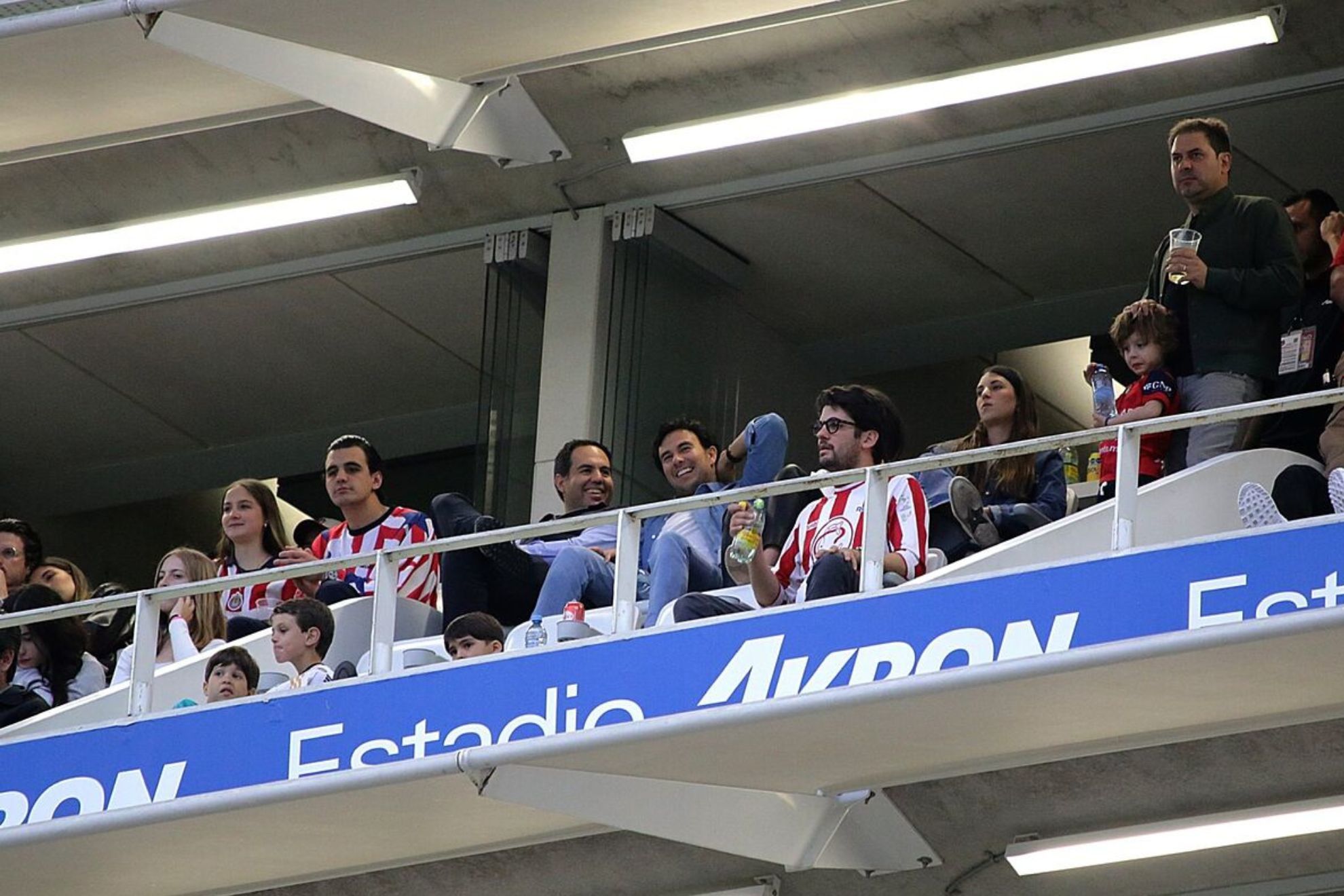 Checo Prez betrays Club Amrica; is seen at Akron Stadium supporting Chivas