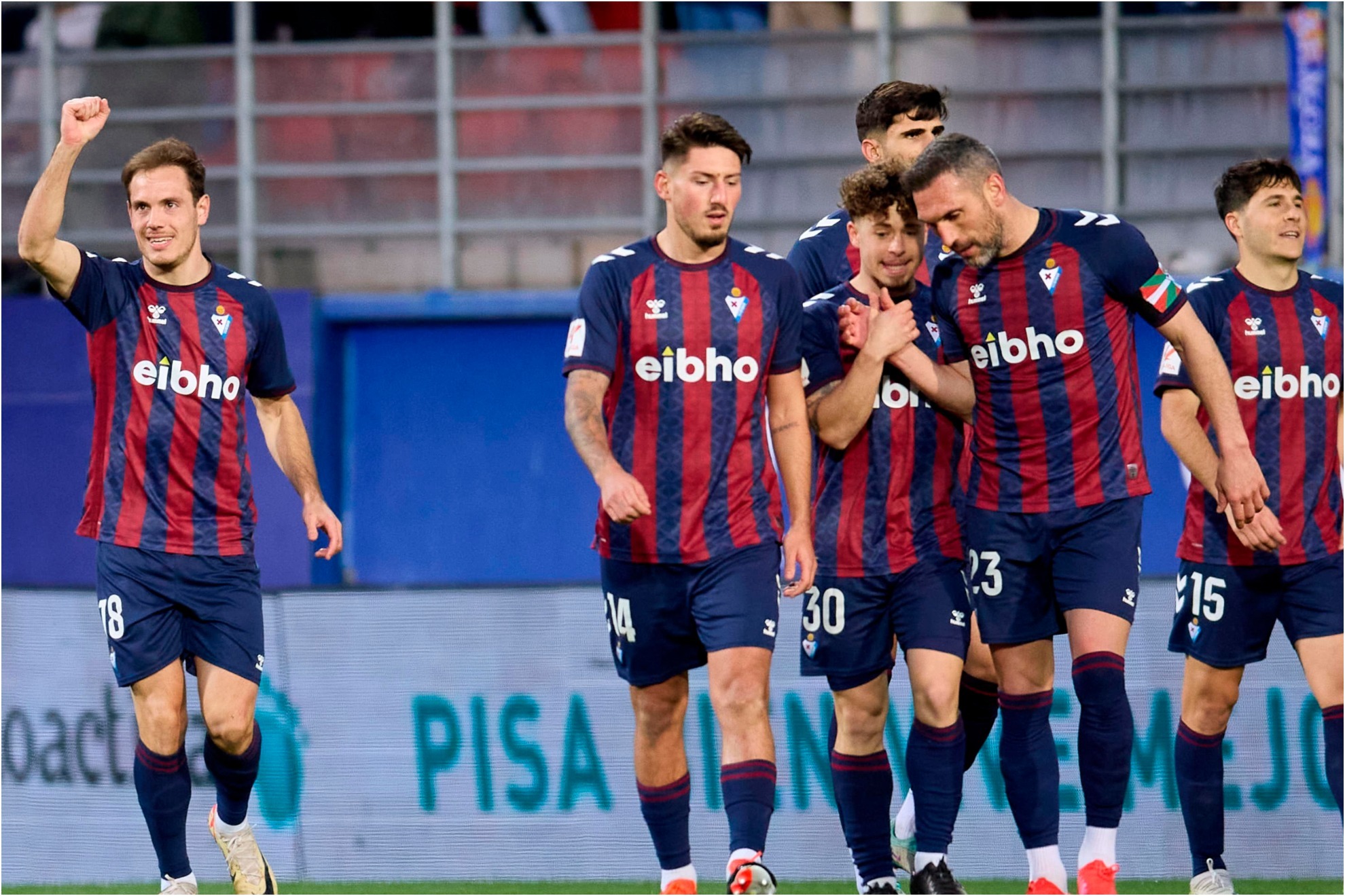 Los jugadores del Eibar celebran el gol al Zaragoza en Ipurua