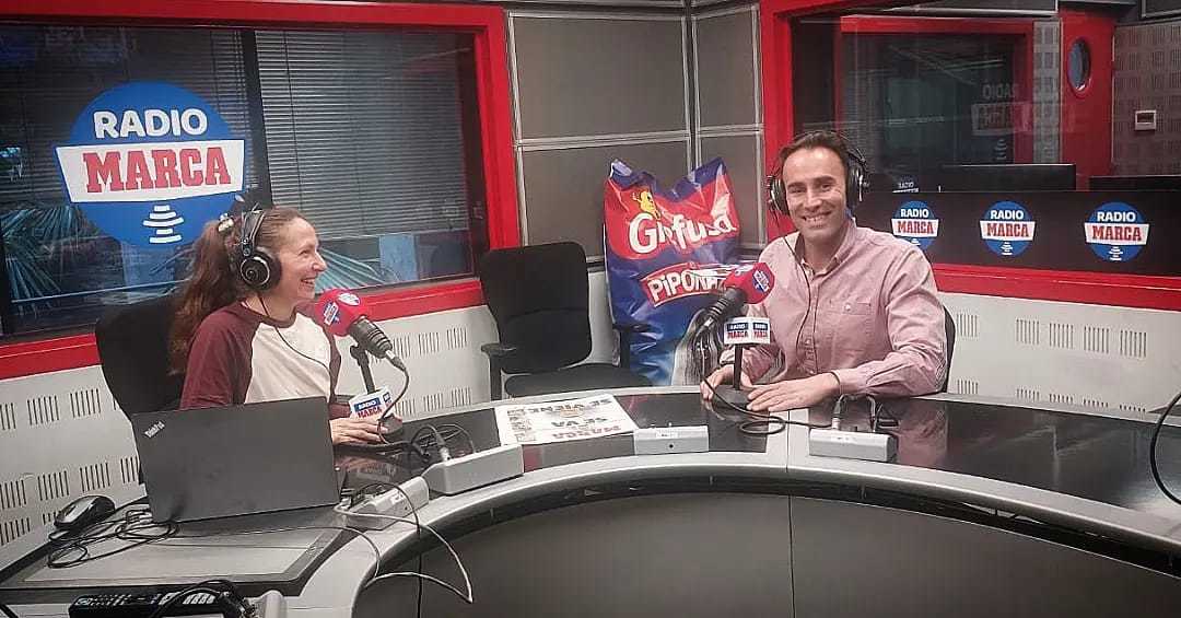 Natalia Freire y Jesús Puente en los estudios de Radio Marca
