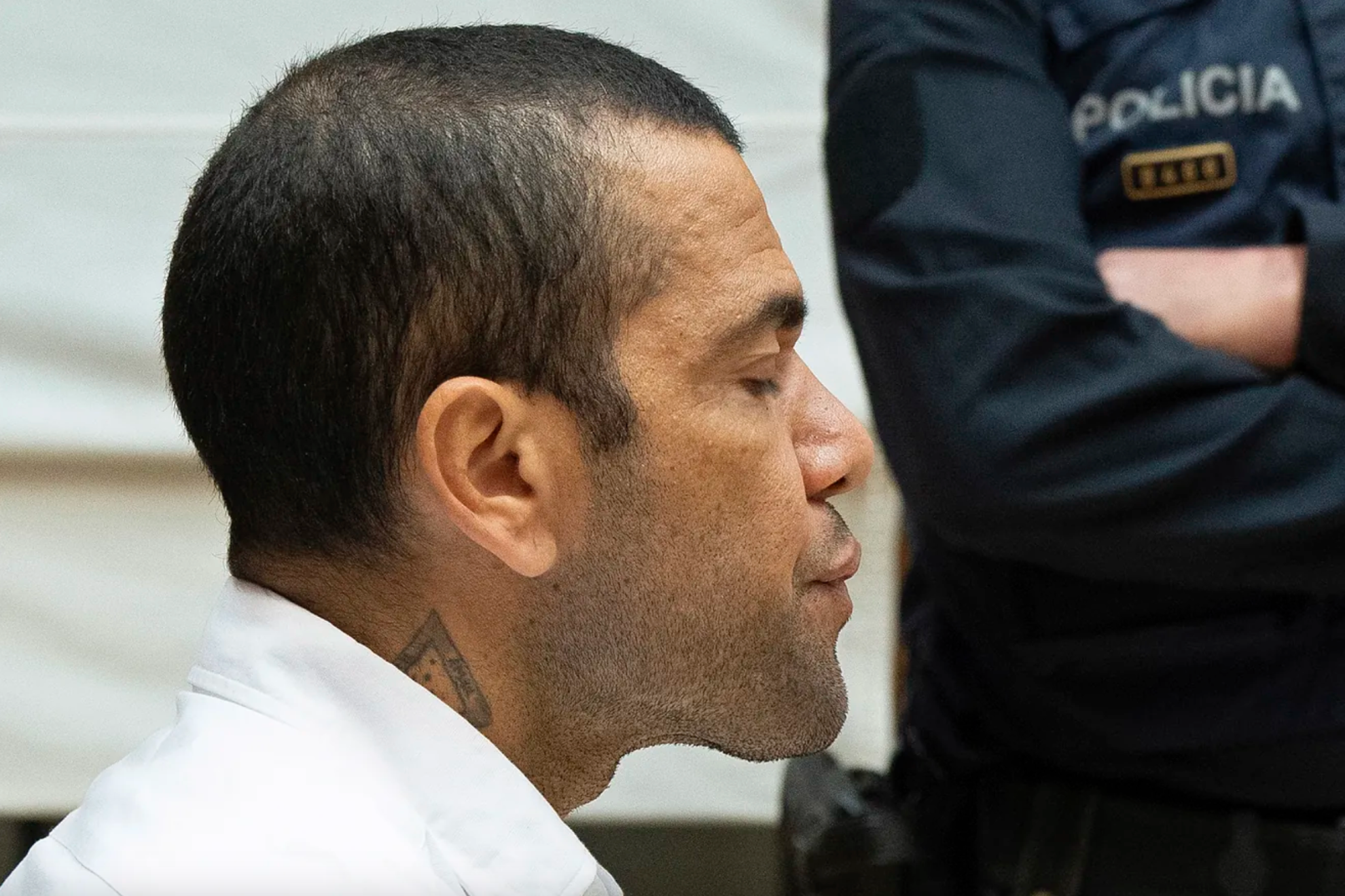 Dani Alves allegedly revealed his plan to escape from prison to a former teammate
