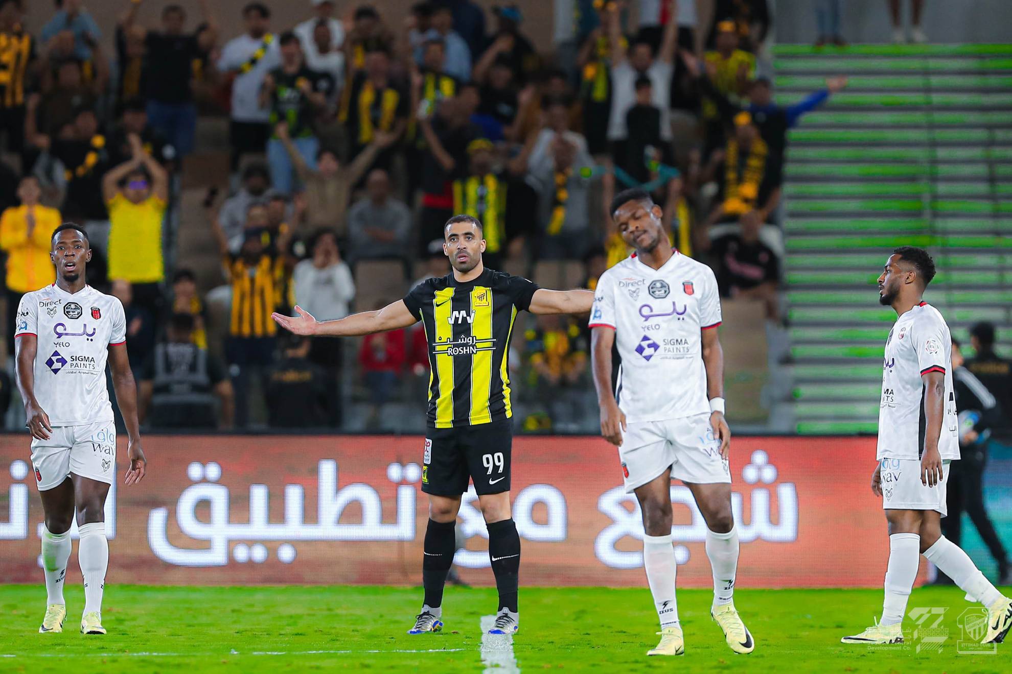 Hamdallah celebra el primer gol ante el Al-Riyadh