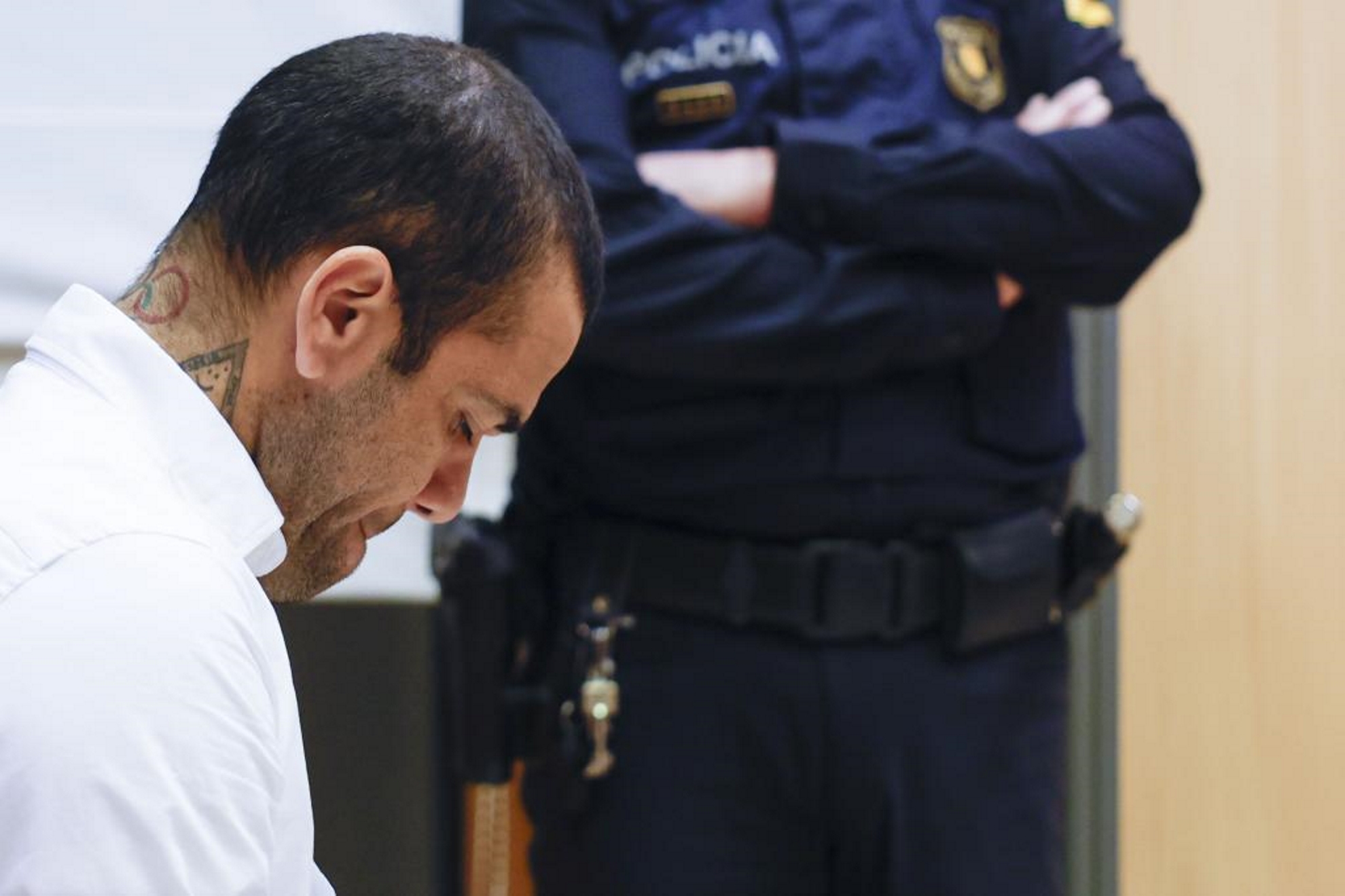 Dani Alves es condenado a cuatro años y seis meses de cárcel por agresión sexual