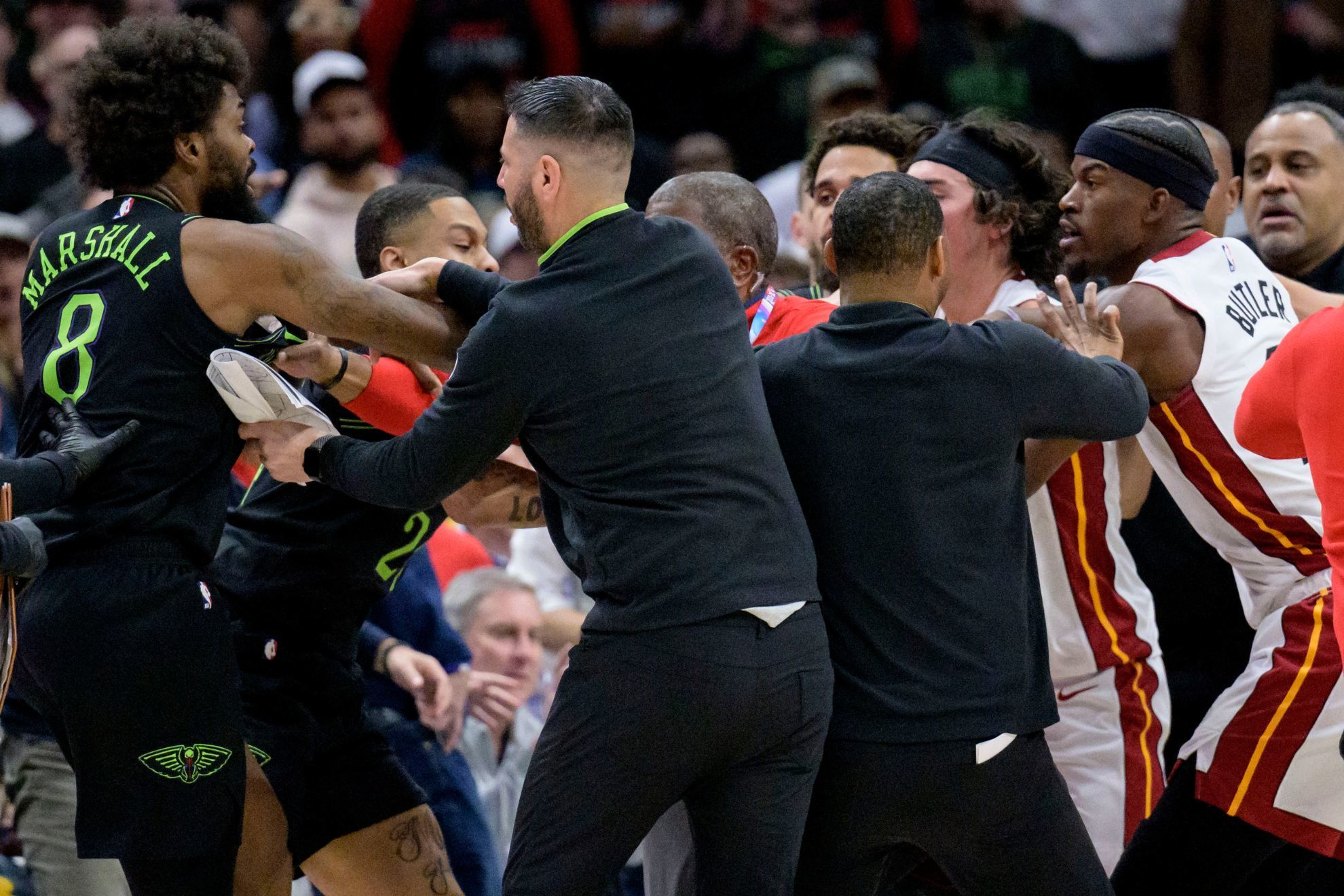 Naji Marshall chokes Jimmy Butler, sparks brawl between Heat and Pelicans