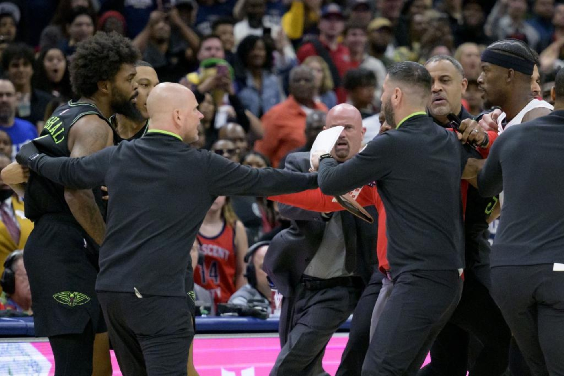 Noche de vergüenza: la pelea entre Pelicans y Heat que terminó con cuatro expulsados