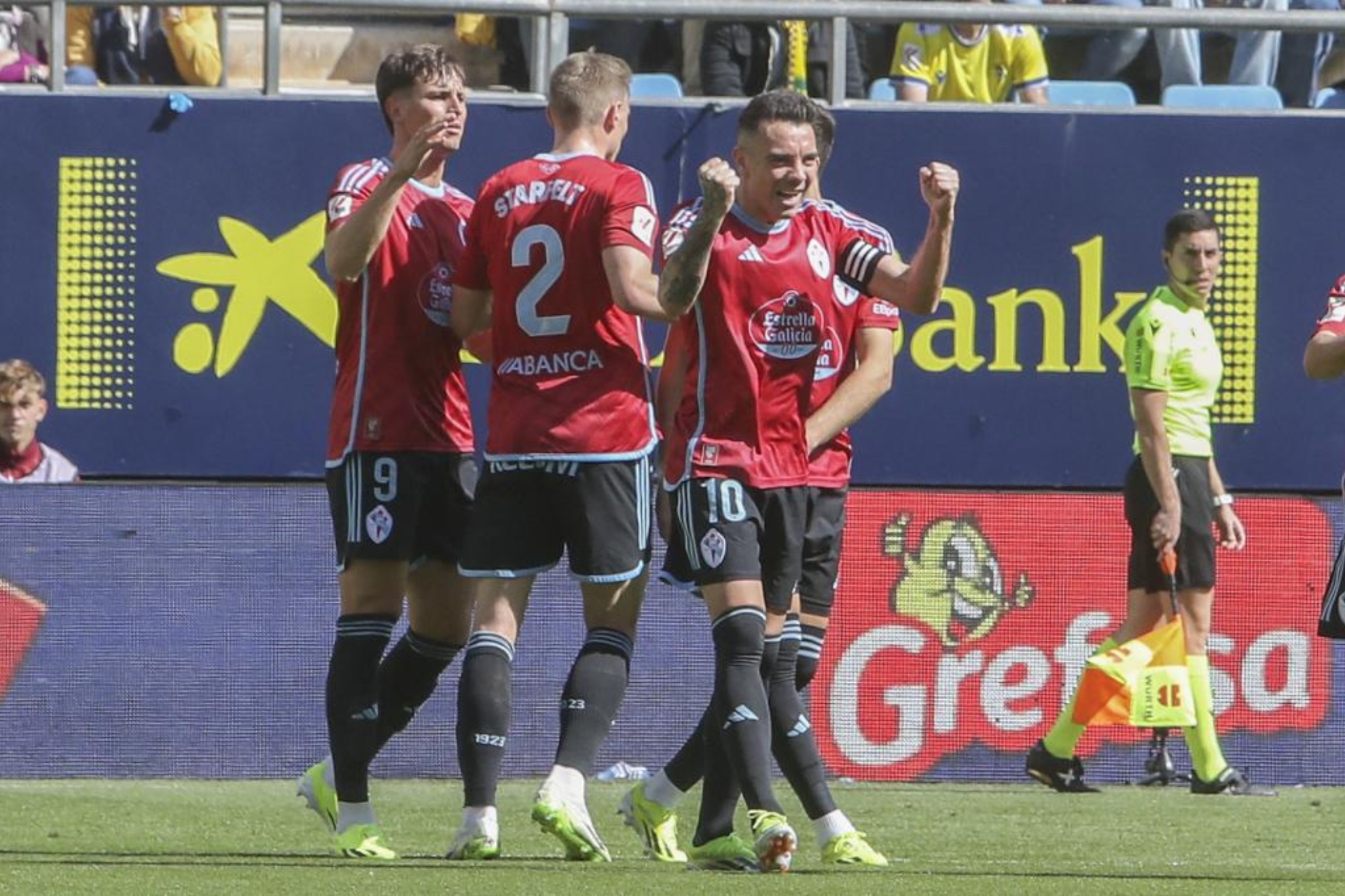 Aspas celebra uno de sus goles ante el Cádiz.
